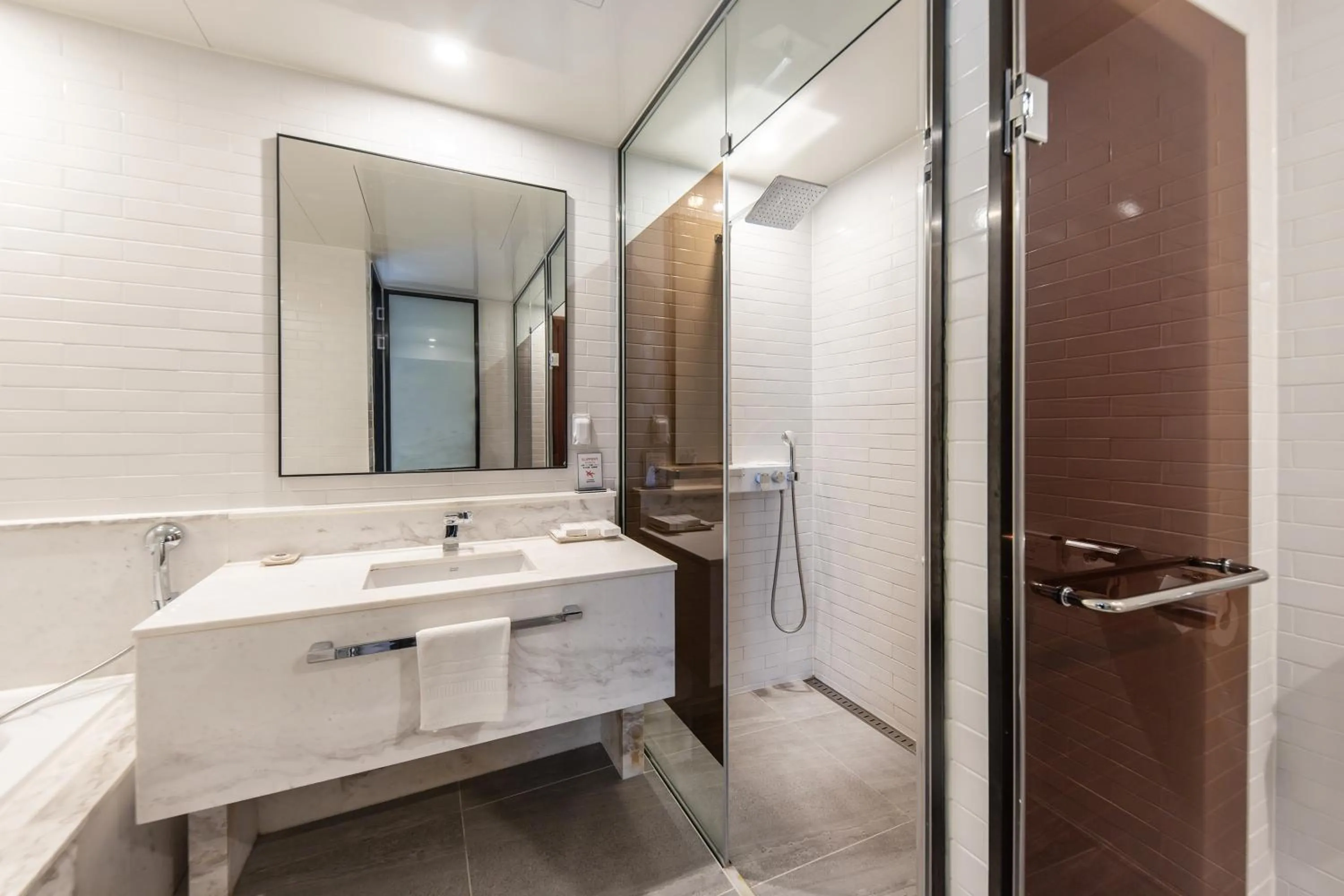 Shower in H Avenue Gwanganri Beach