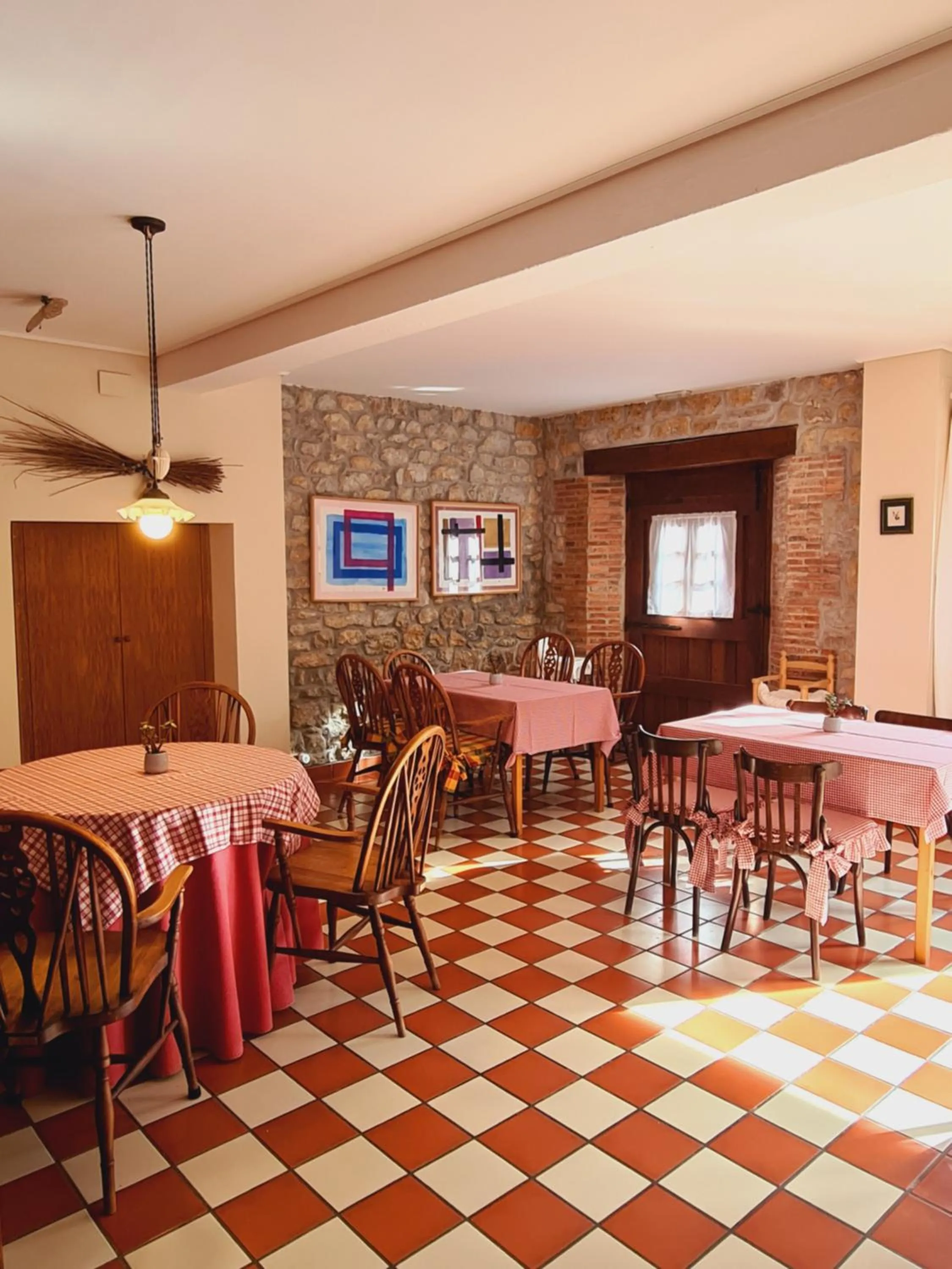 Lounge or bar in Hospederia Santillana