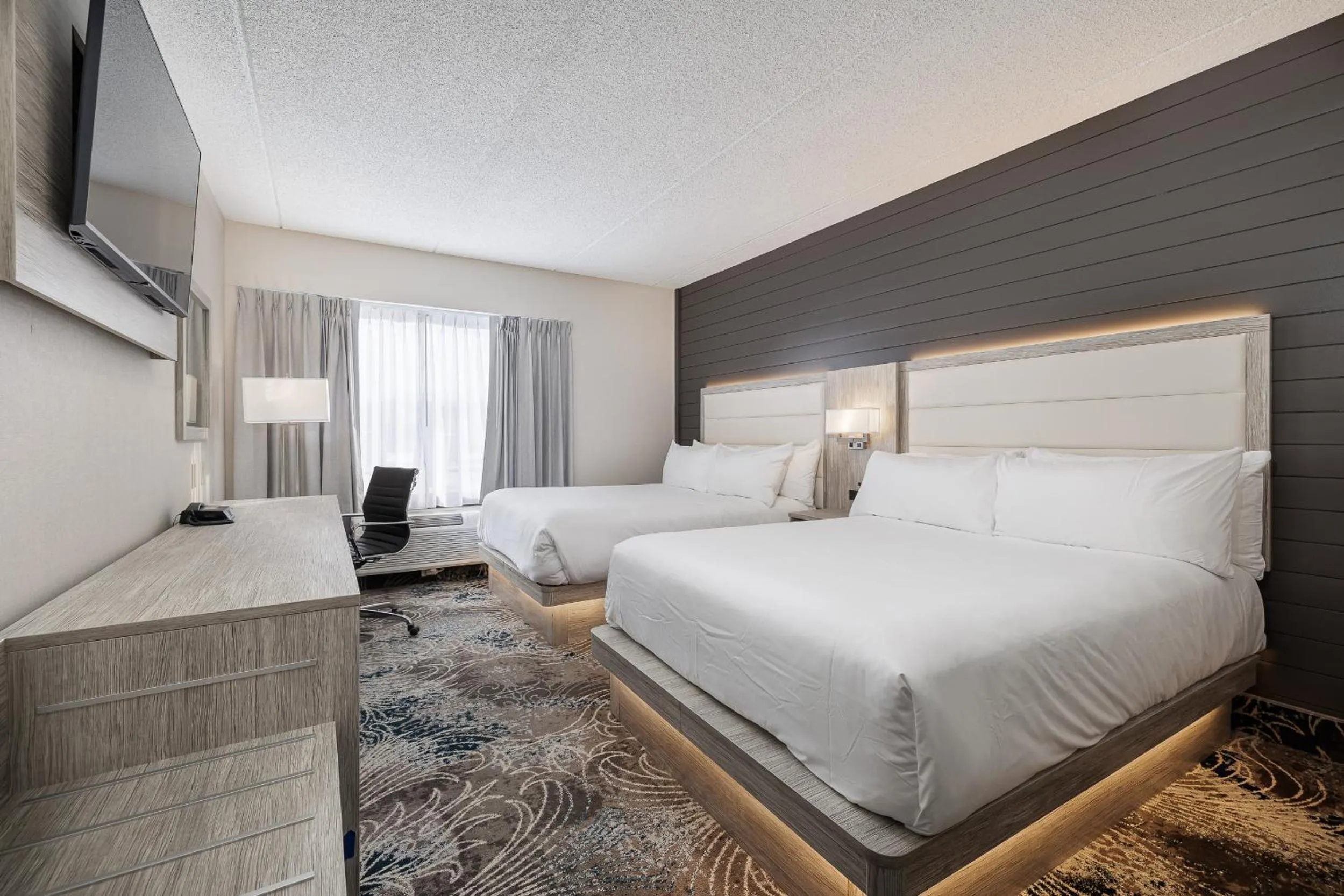 Bedroom, Bed in Oakfield Hotel & Suites, an Ascend Collection Hotel