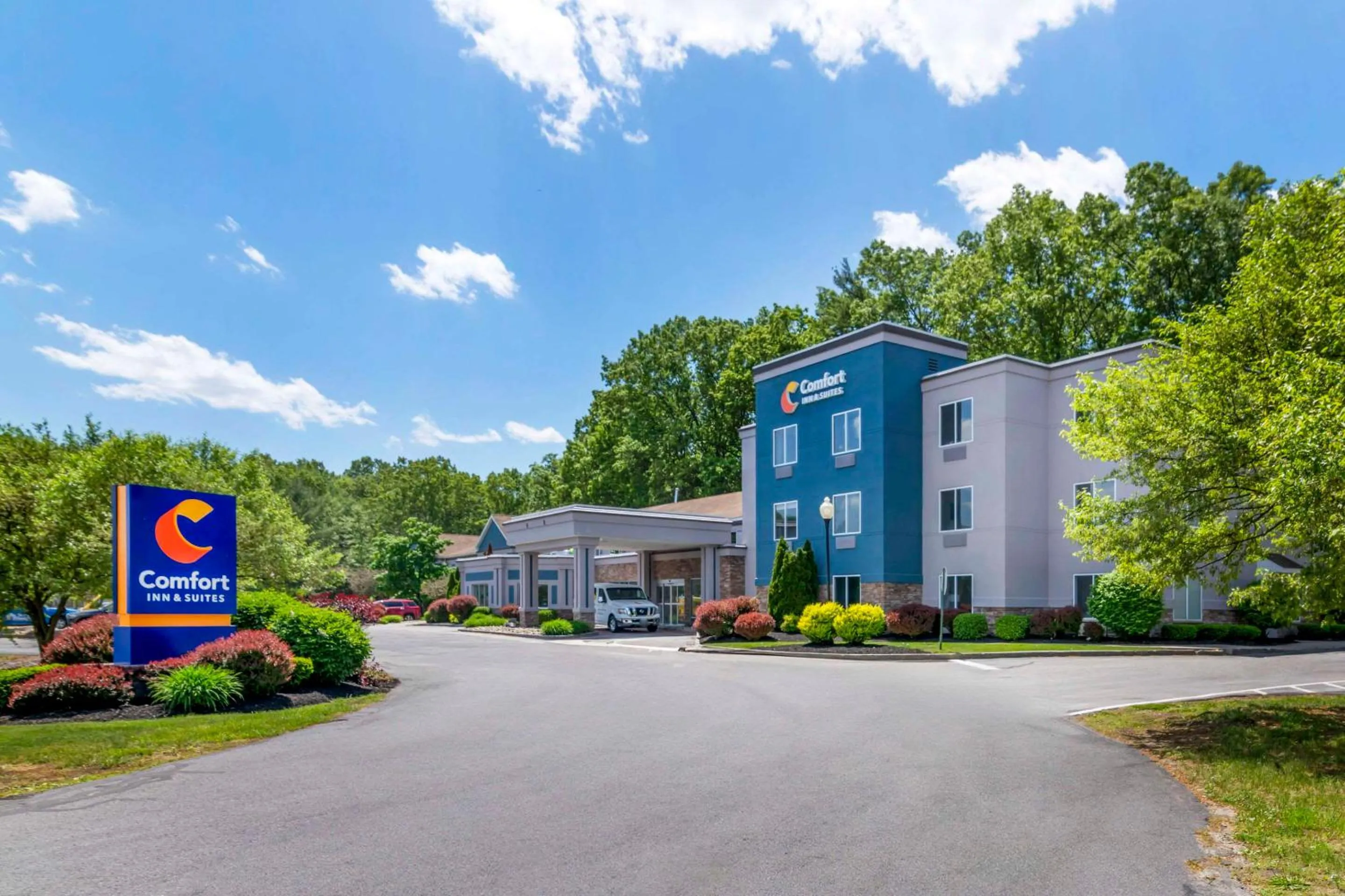 Property building in Comfort Inn & Suites Saratoga Springs
