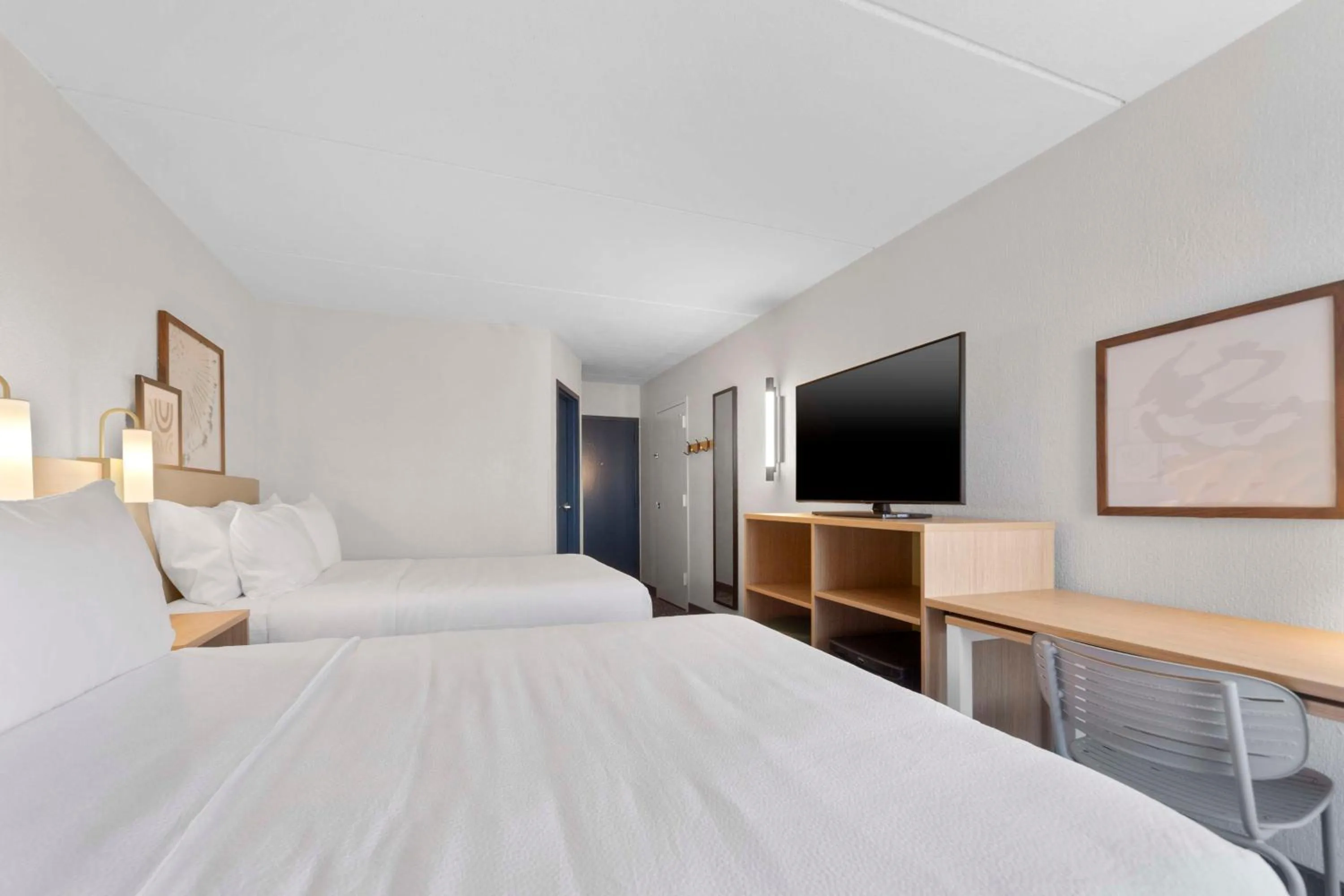 Bed in Spark By Hilton Grand Prairie