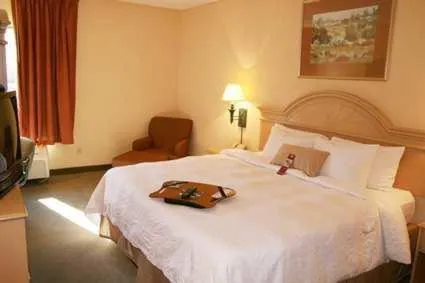 Day, Bed in Spark By Hilton Grand Prairie