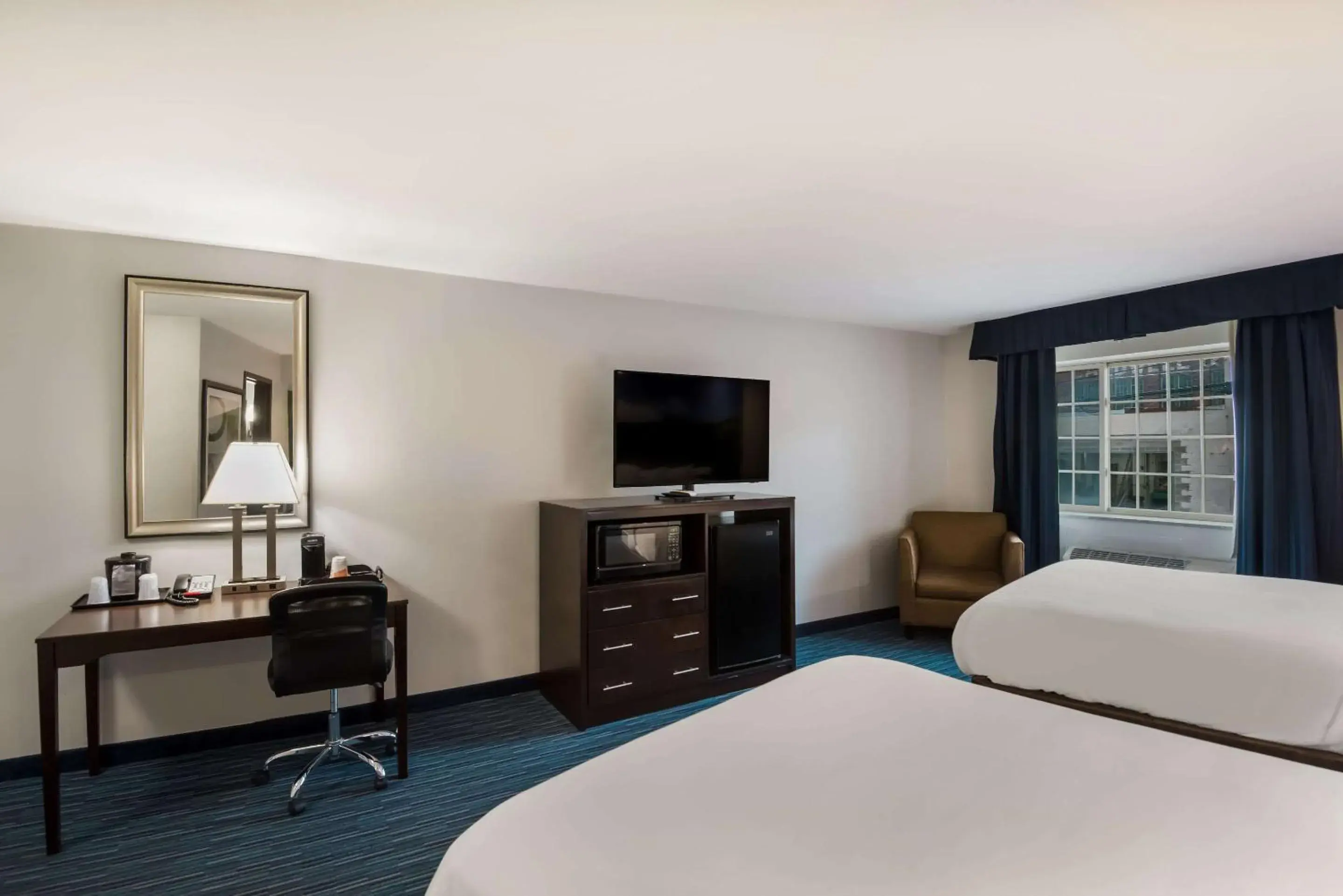 Bedroom, Bed in Clarion Pointe Downtown Bedroom, Bed in Clarion Pointe Downtown