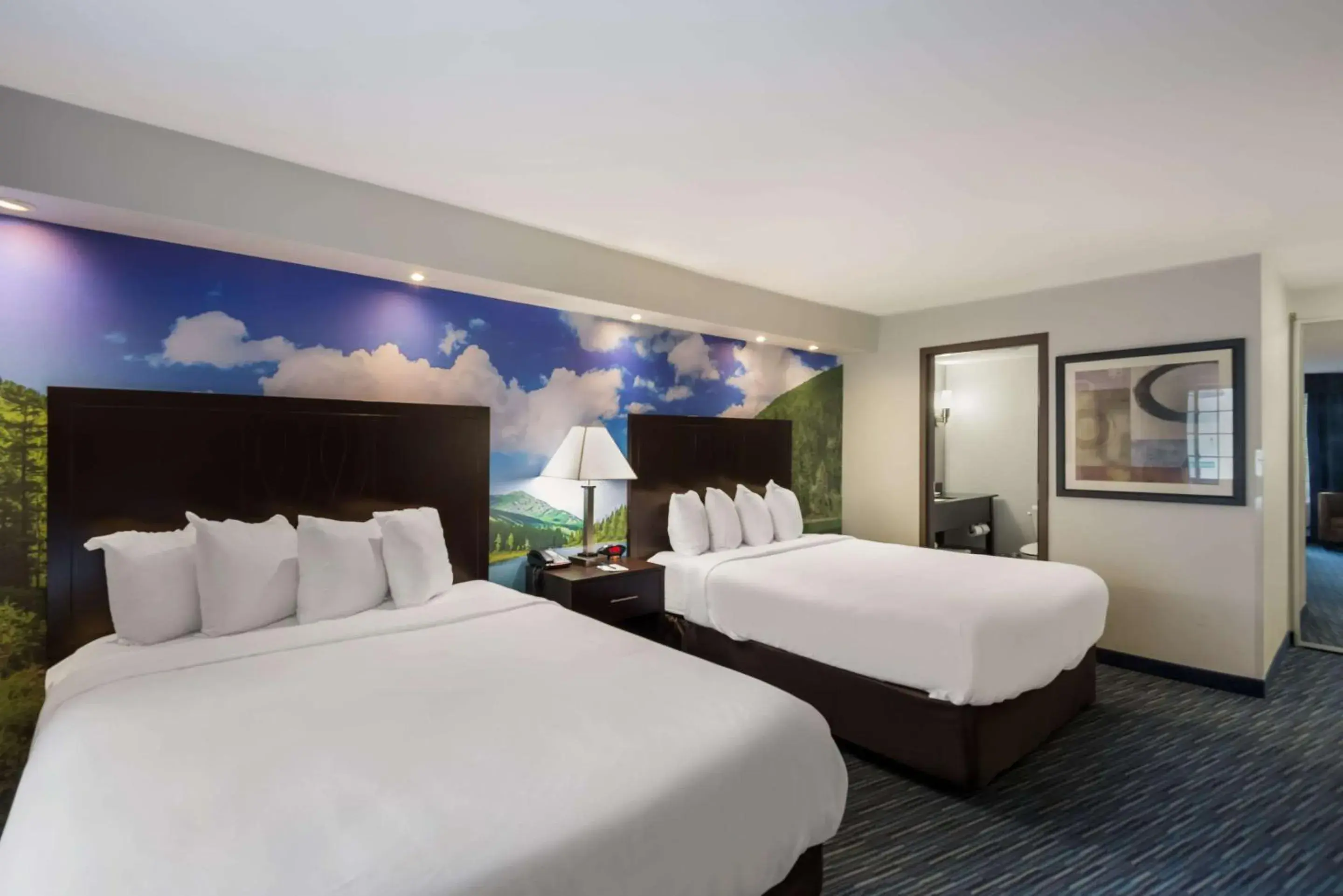 Bedroom, Bed in Clarion Pointe Downtown Bedroom, Bed in Clarion Pointe Downtown