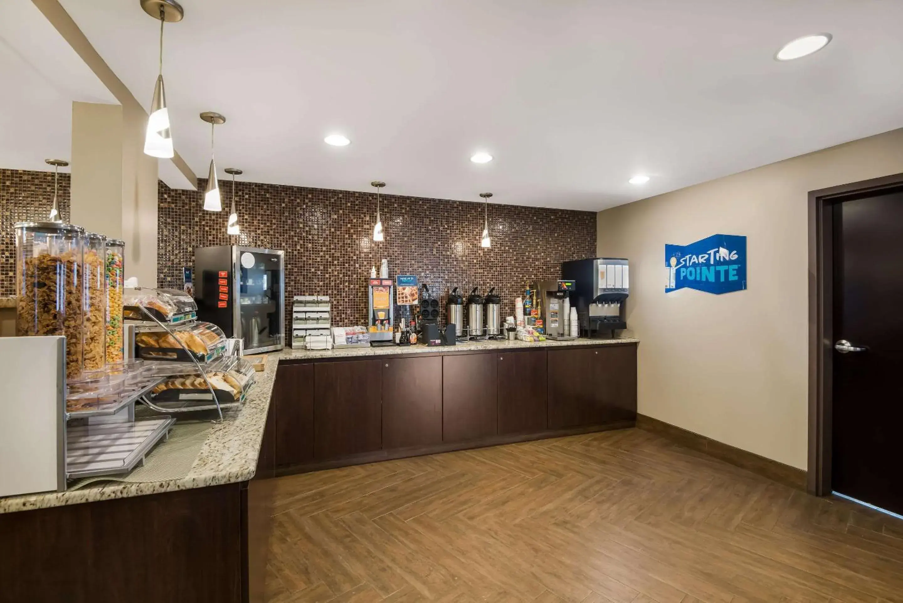 Breakfast in Clarion Pointe Downtown Breakfast in Clarion Pointe Downtown