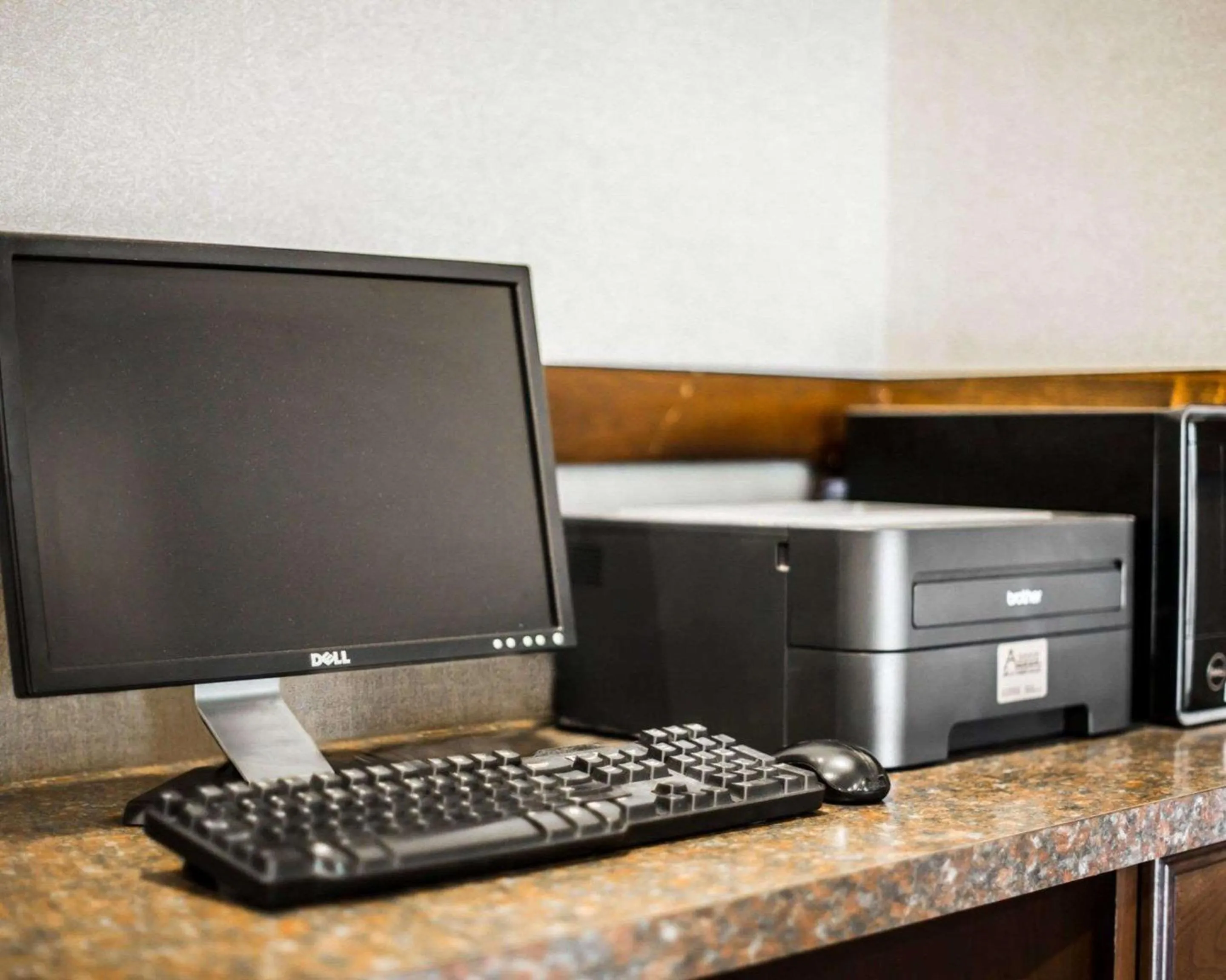 Business facilities in Clarion Inn & Suites at the Outlets of Lake George