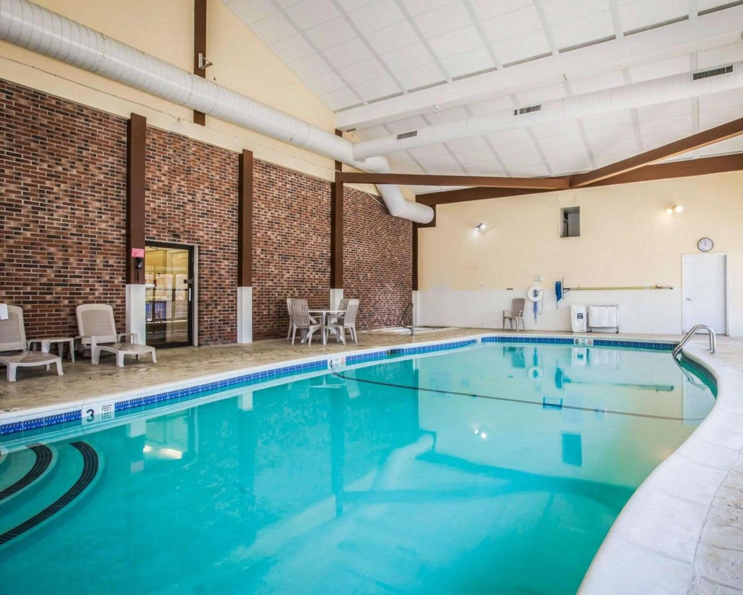 Swimming pool in Clarion Inn &amp; Suites at the Outlets of Lake George