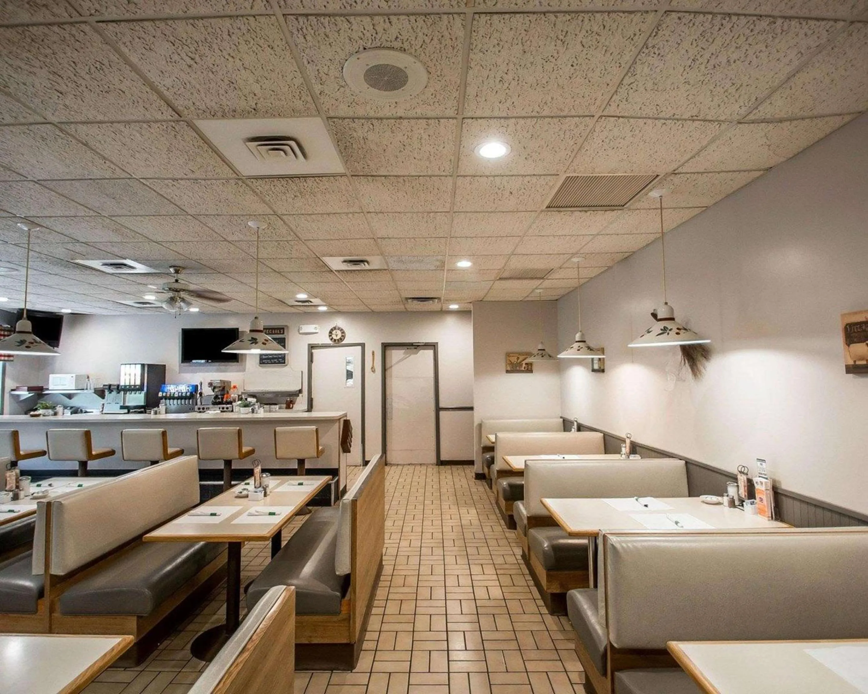 Restaurant/places to eat in Rodeway Inn