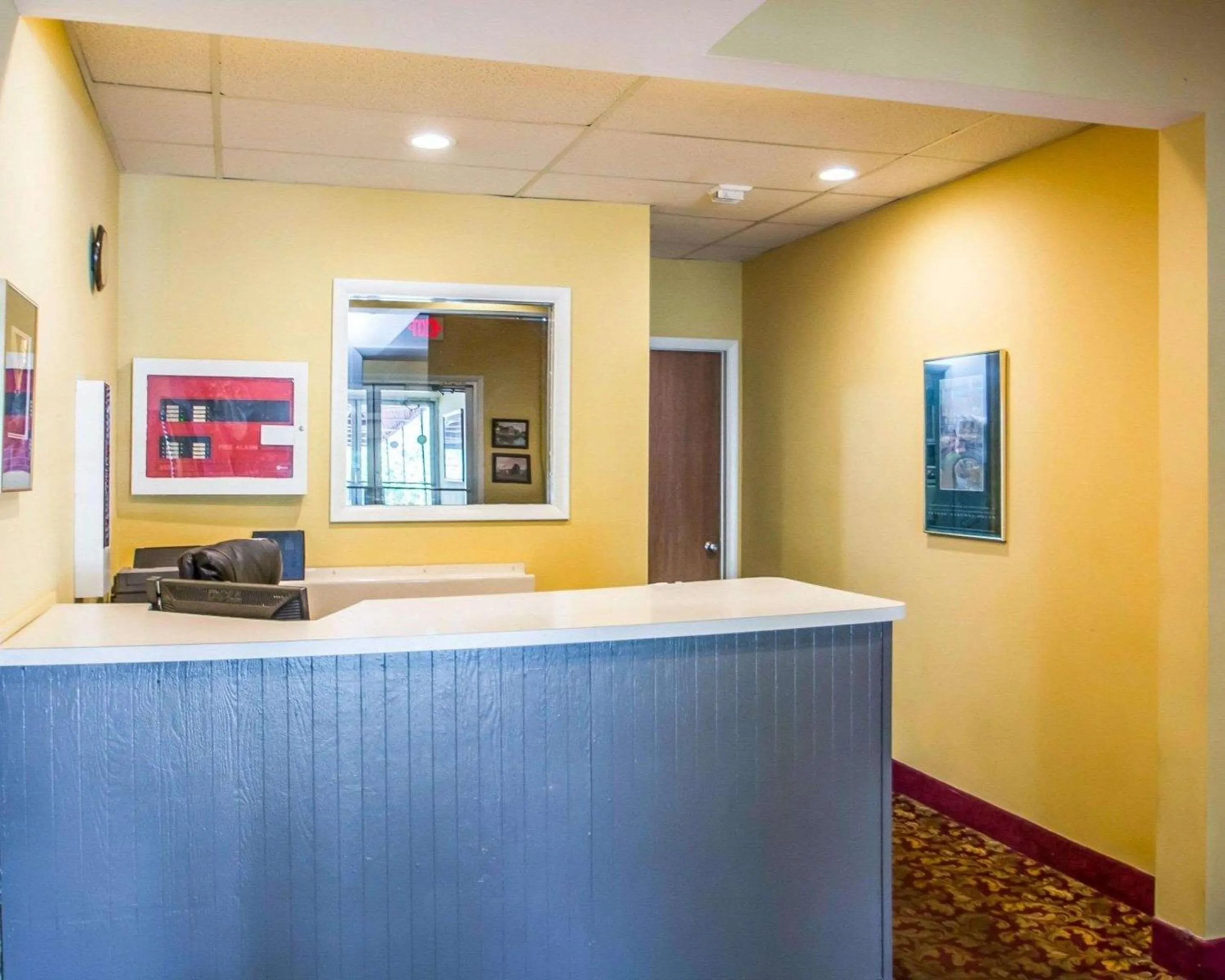 Lobby or reception in Rodeway Inn