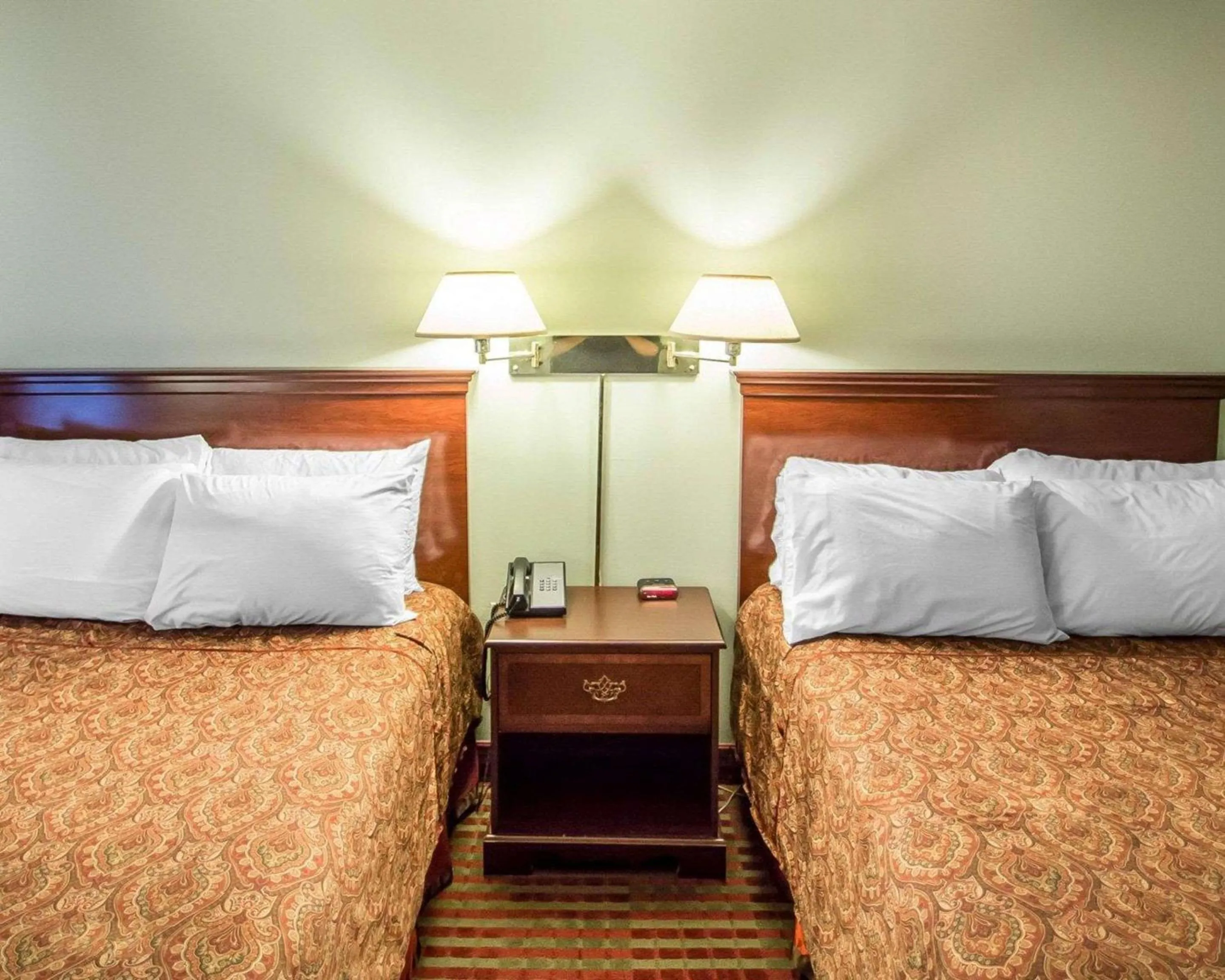 Bedroom, Bed in Rodeway Inn