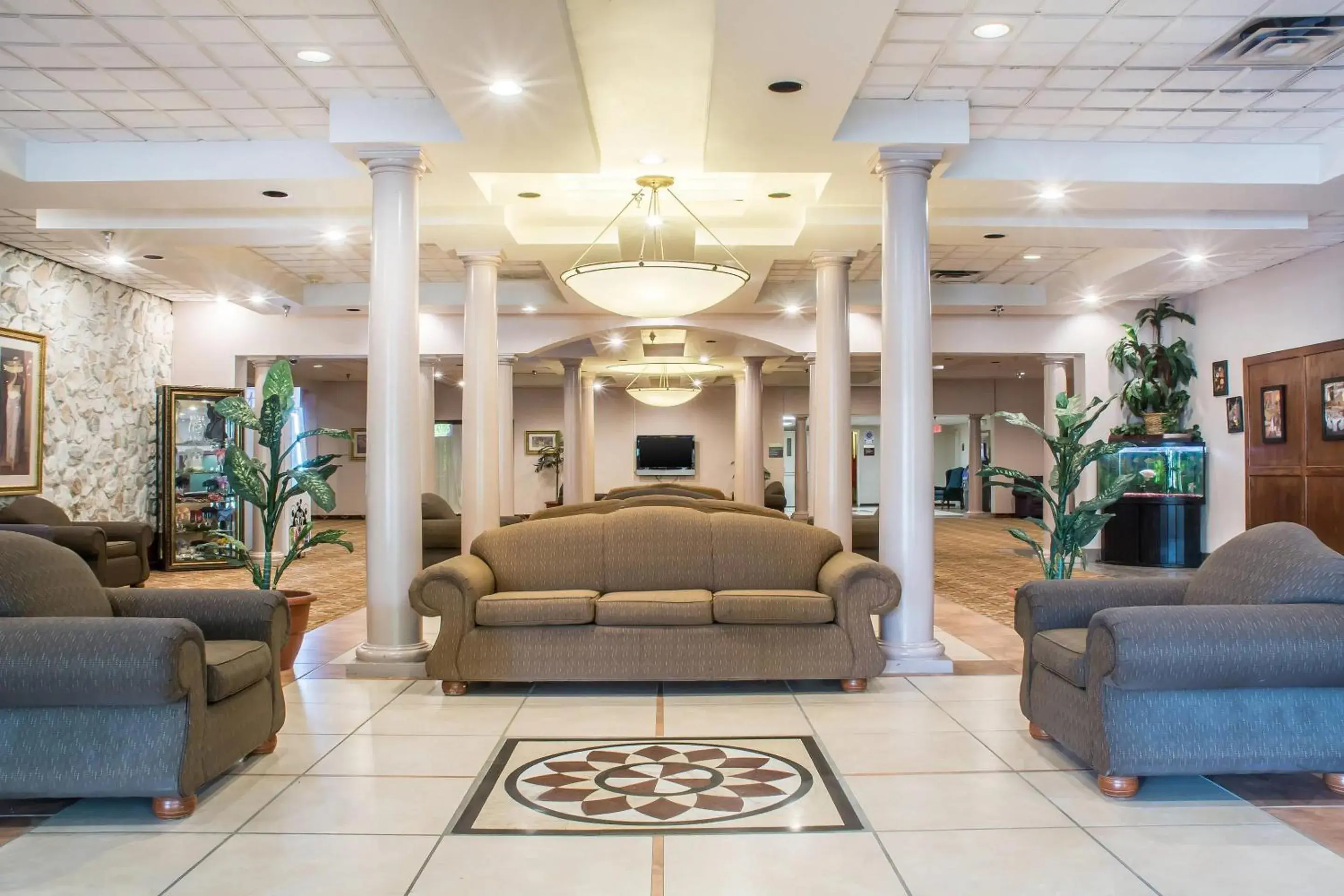 Lobby or reception in Quality Inn & Suites Palm Island Indoor Waterpark Lobby or reception in Quality Inn & Suites Palm Island Indoor Waterpark