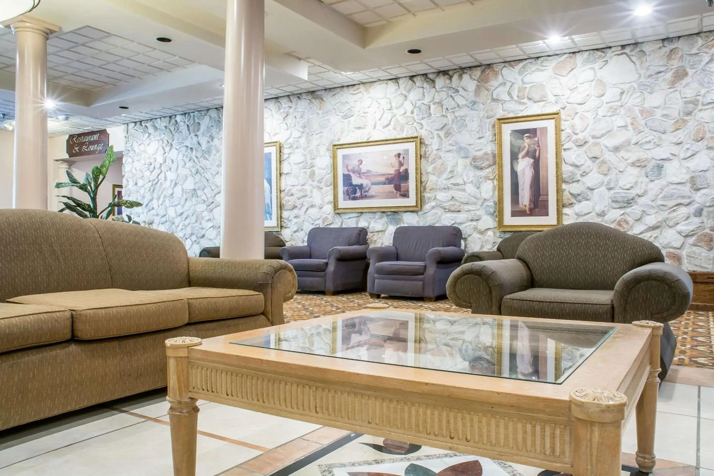 Lobby or reception in Quality Inn & Suites Palm Island Indoor Waterpark Lobby or reception in Quality Inn & Suites Palm Island Indoor Waterpark