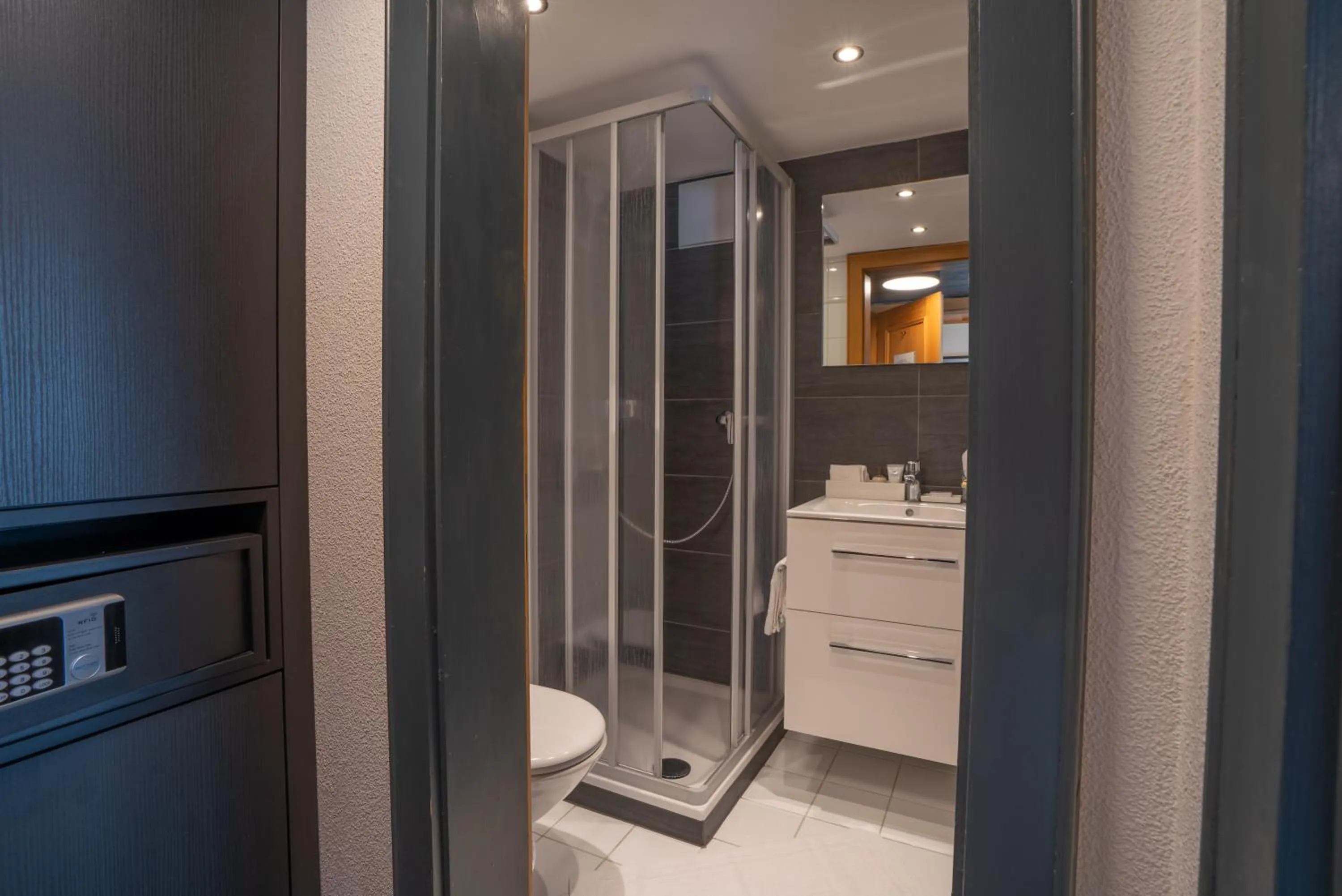 Bathroom in Hotel Madlein