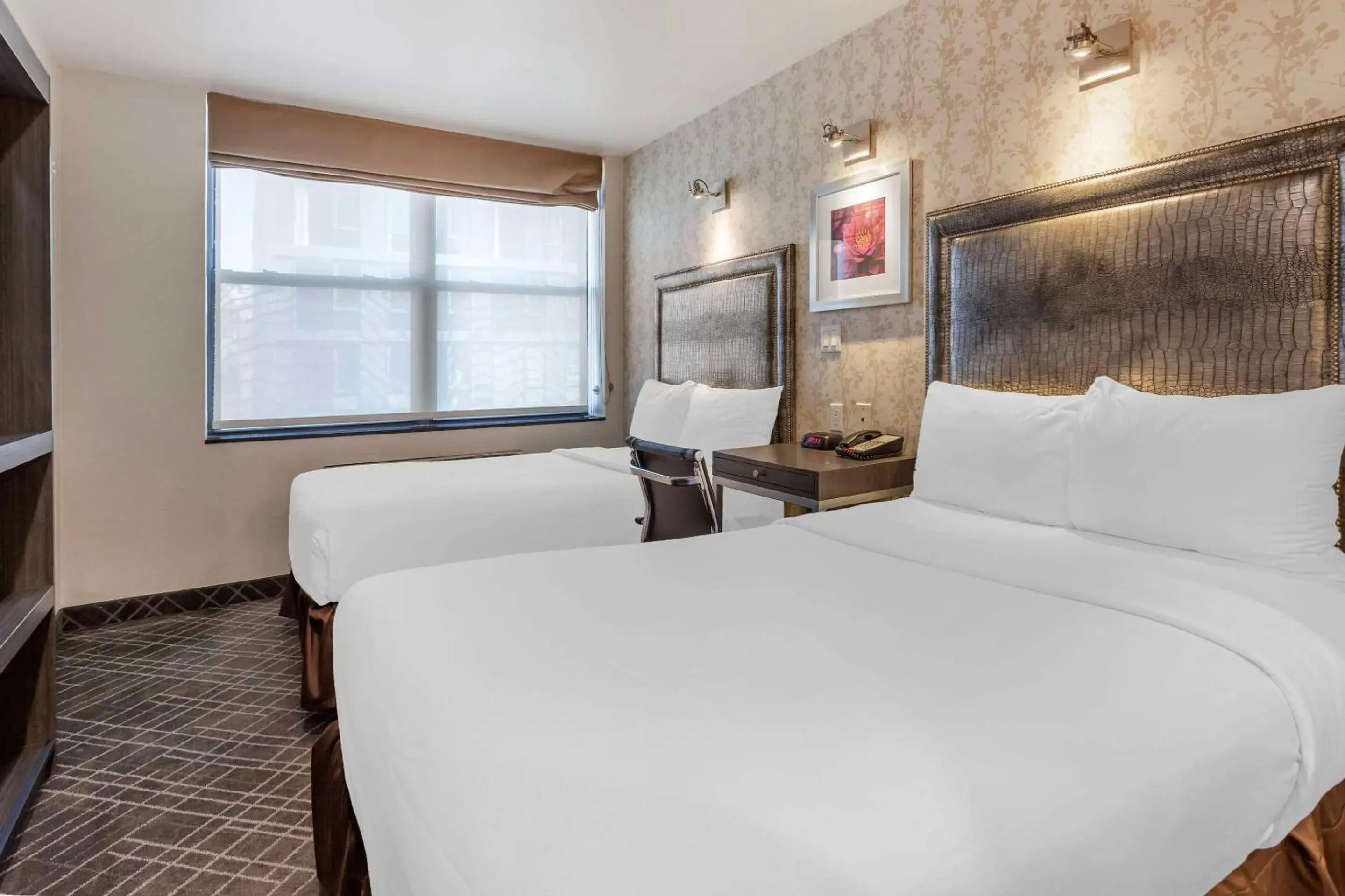 Bedroom in Comfort Inn Manhattan - Midtown West Bedroom in Comfort Inn Manhattan - Midtown West