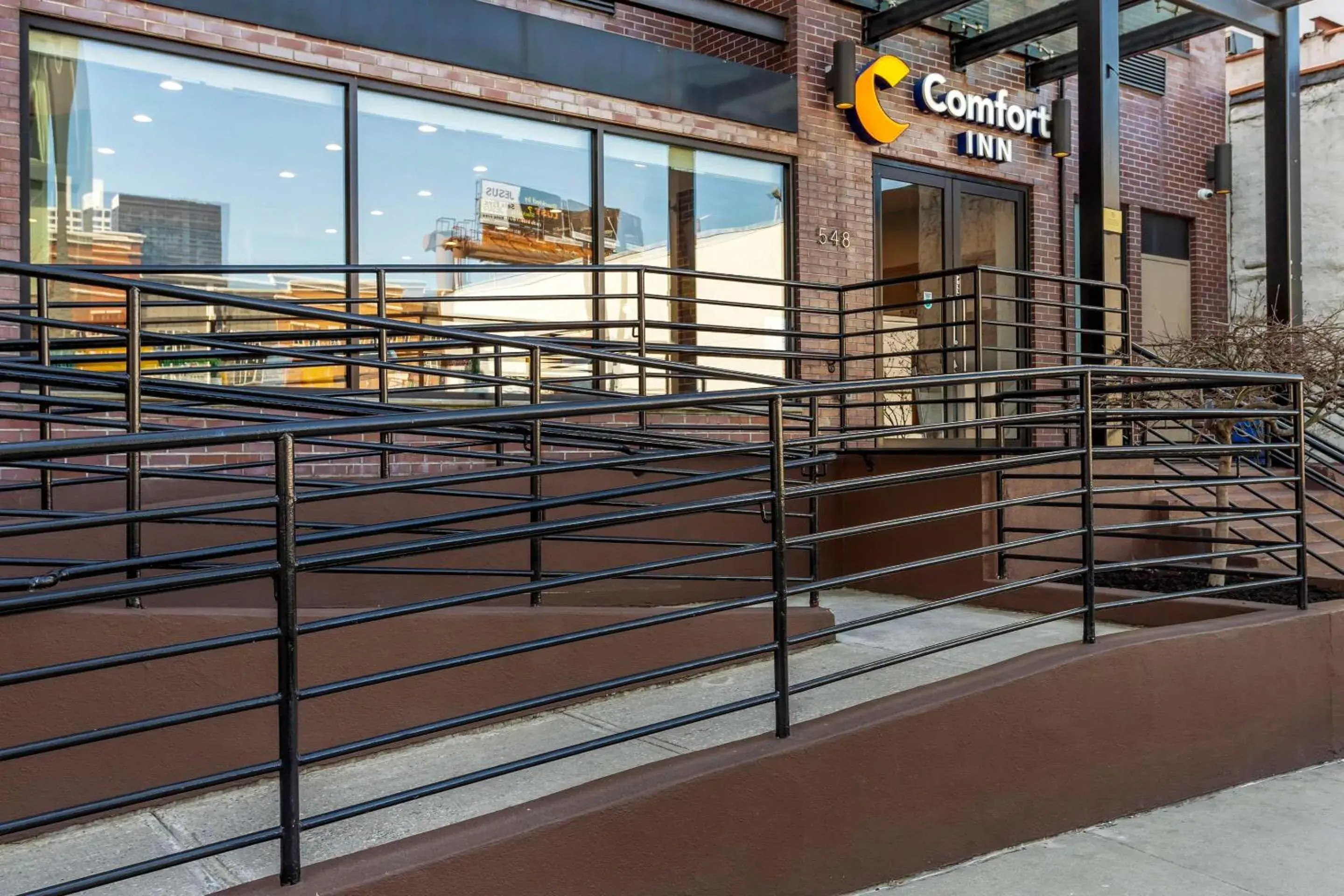 Property building in Comfort Inn Manhattan - Midtown West Property building in Comfort Inn Manhattan - Midtown West