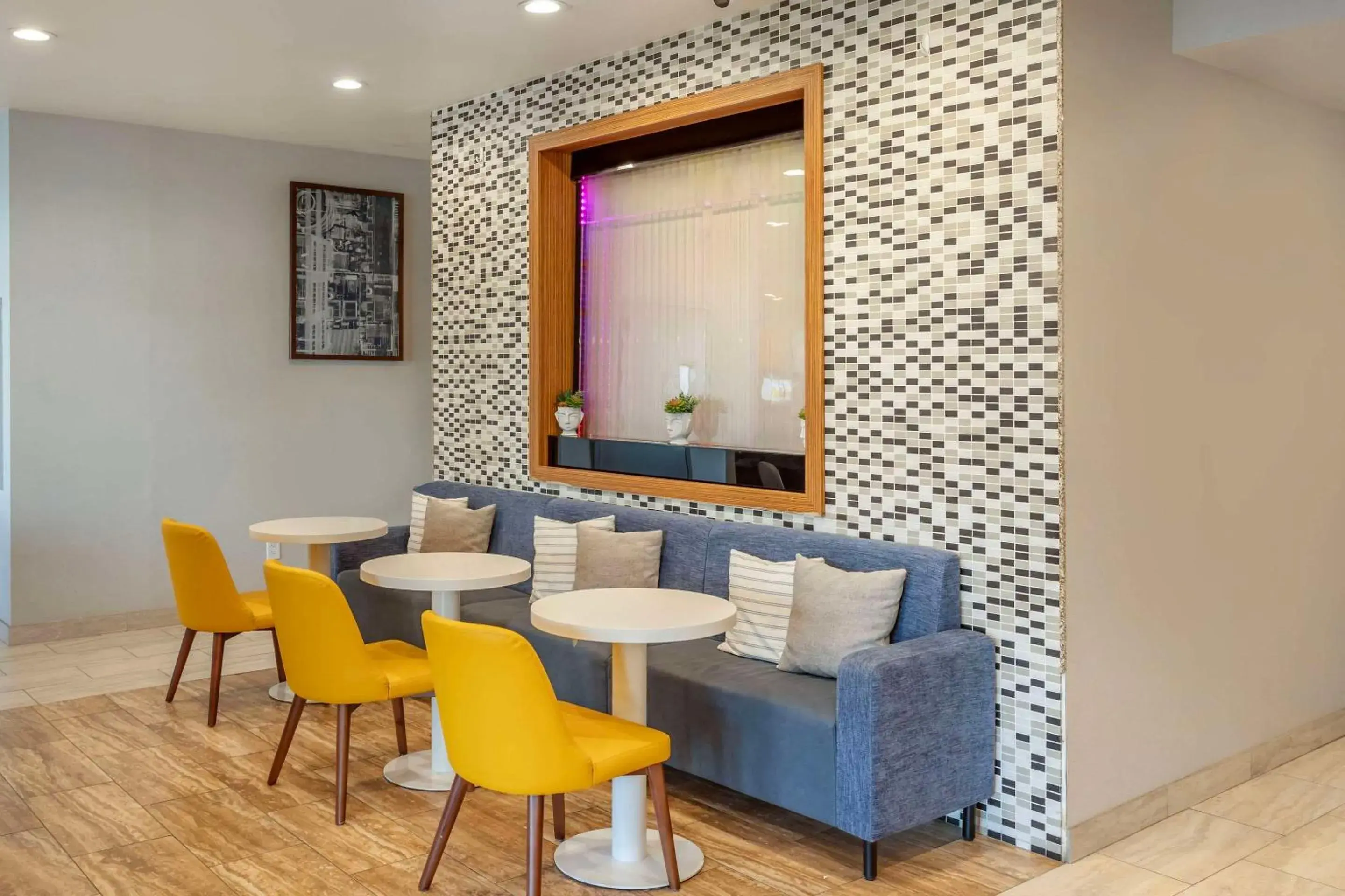 Lobby or reception in Comfort Inn Manhattan - Midtown West Lobby or reception in Comfort Inn Manhattan - Midtown West