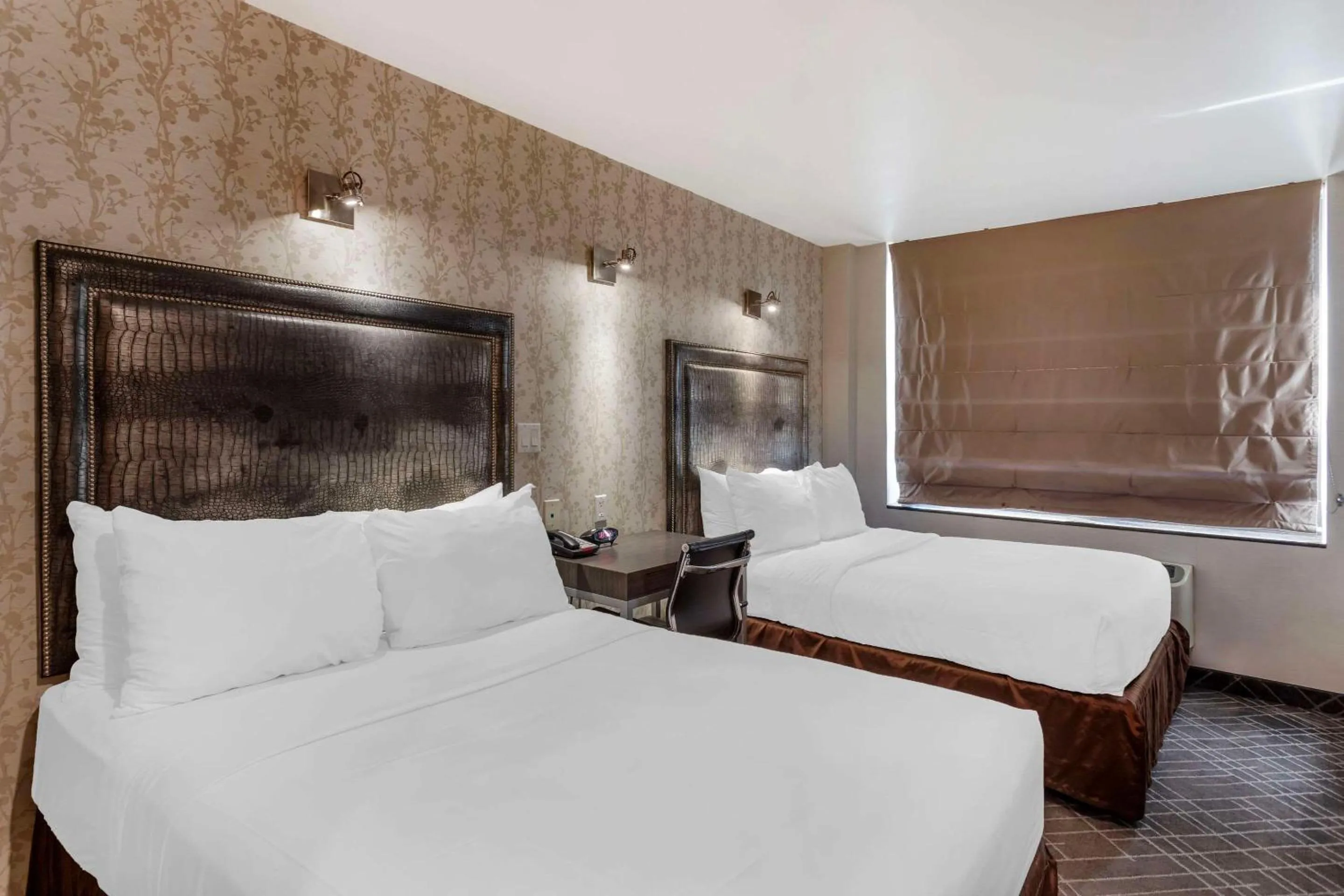 Bedroom in Comfort Inn Manhattan - Midtown West