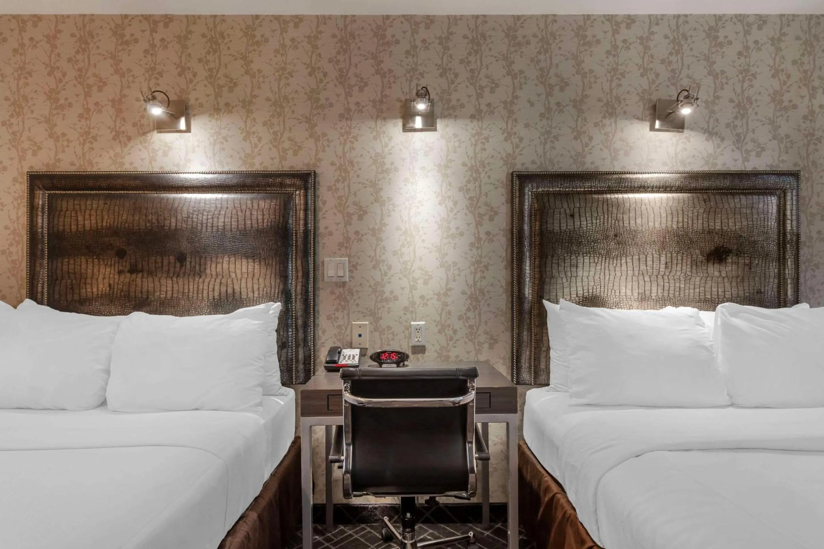 Bedroom in Comfort Inn Manhattan - Midtown West