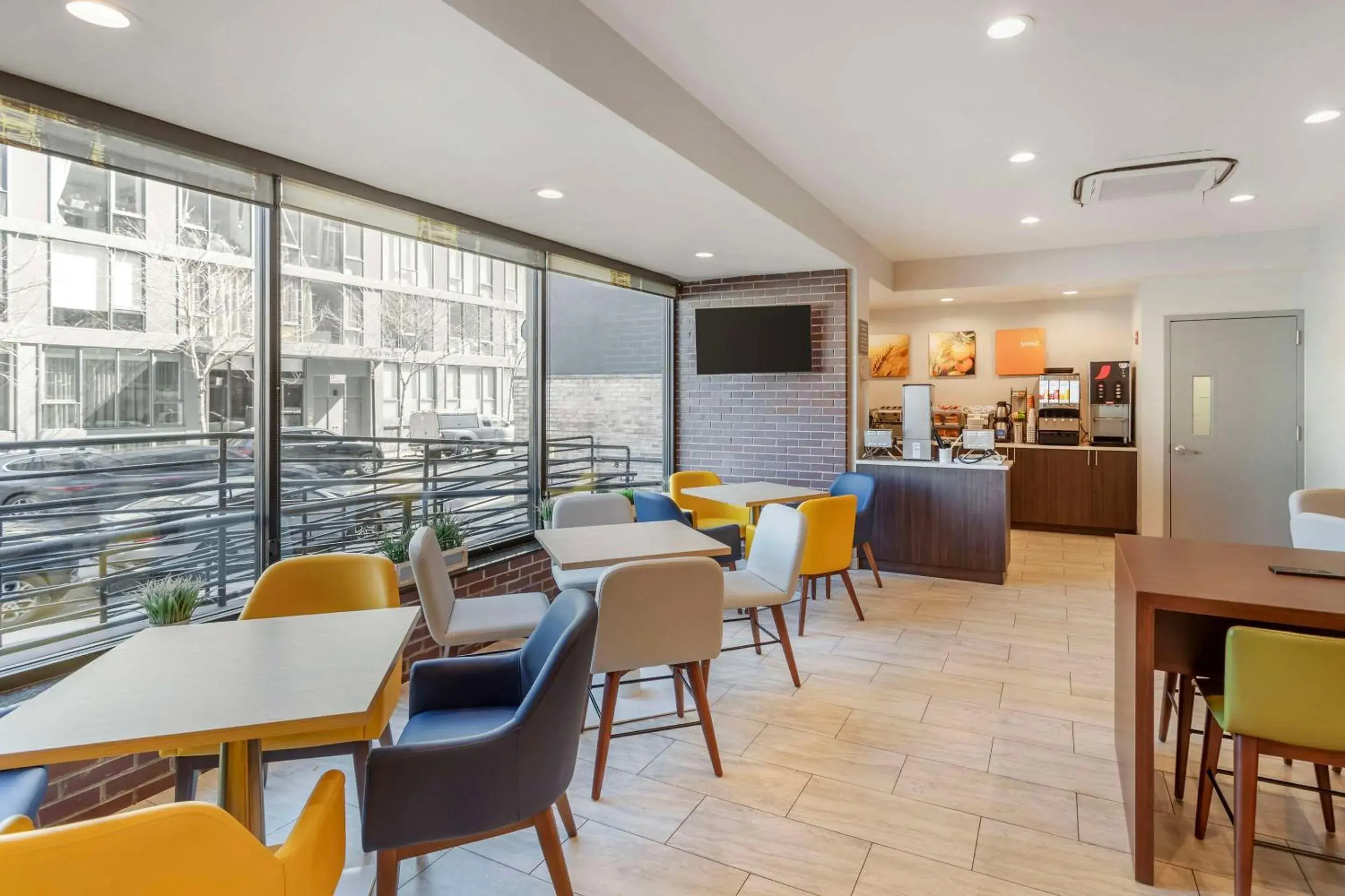 Breakfast in Comfort Inn Manhattan - Midtown West Breakfast in Comfort Inn Manhattan - Midtown West