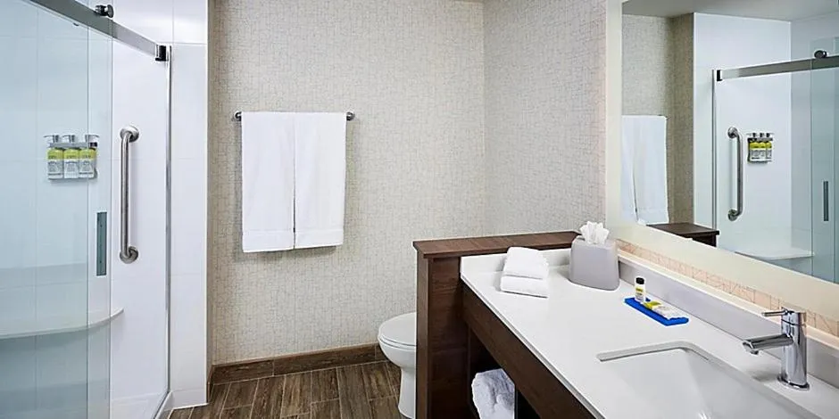 Bathroom in Holiday Inn Express - Canton by IHG