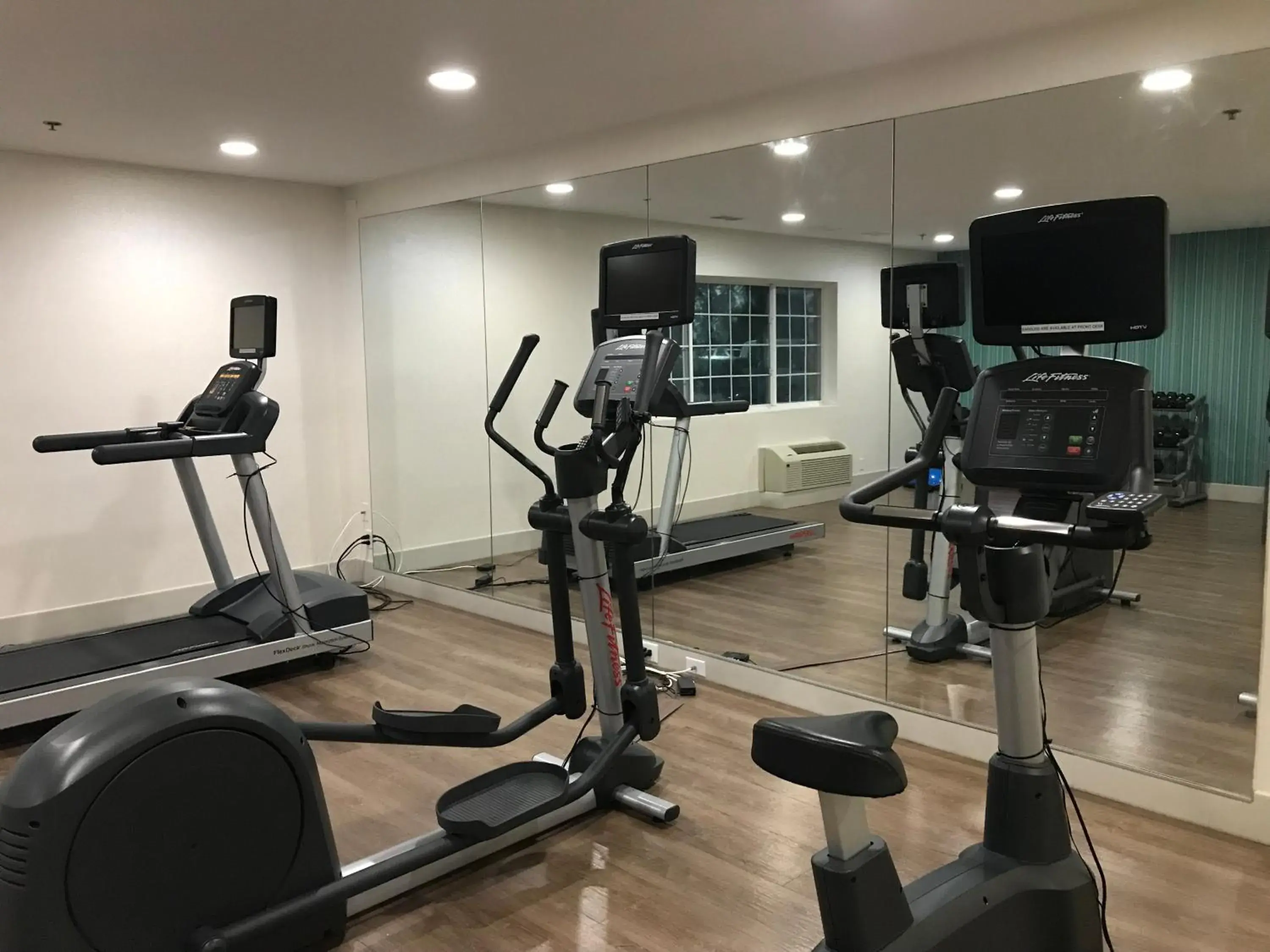 Fitness centre/facilities in Holiday Inn Express - Canton by IHG Fitness centre/facilities in Holiday Inn Express - Canton by IHG