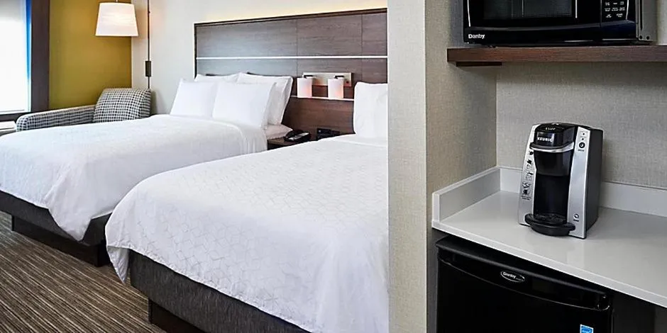Bedroom, Bed in Holiday Inn Express - Canton by IHG