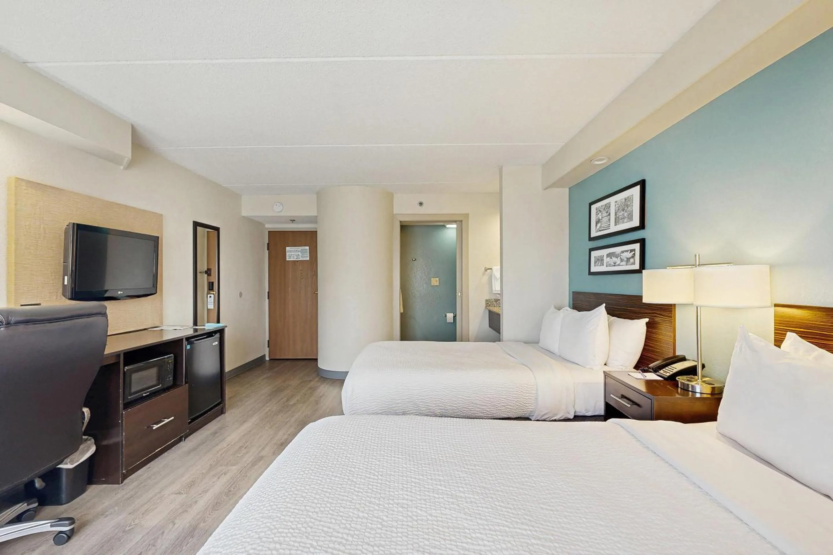 Bedroom, Bed in Sleep Inn & Suites Buffalo Airport