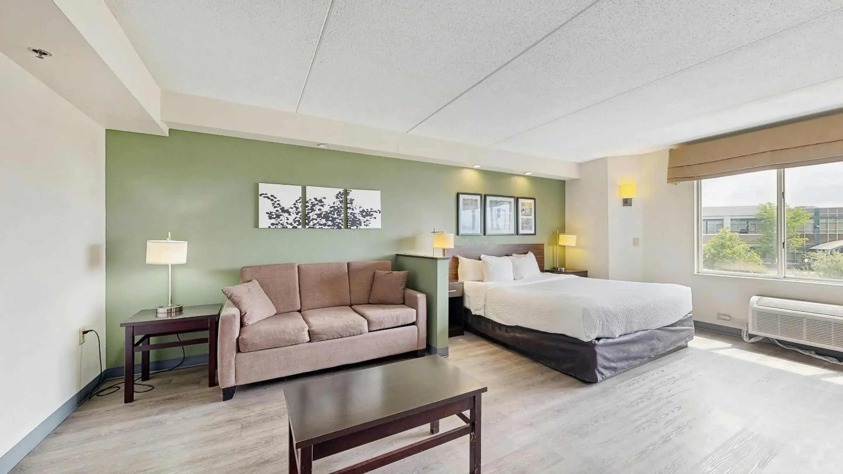 Bedroom, Bed in Sleep Inn & Suites Buffalo Airport Bedroom, Bed in Sleep Inn & Suites Buffalo Airport