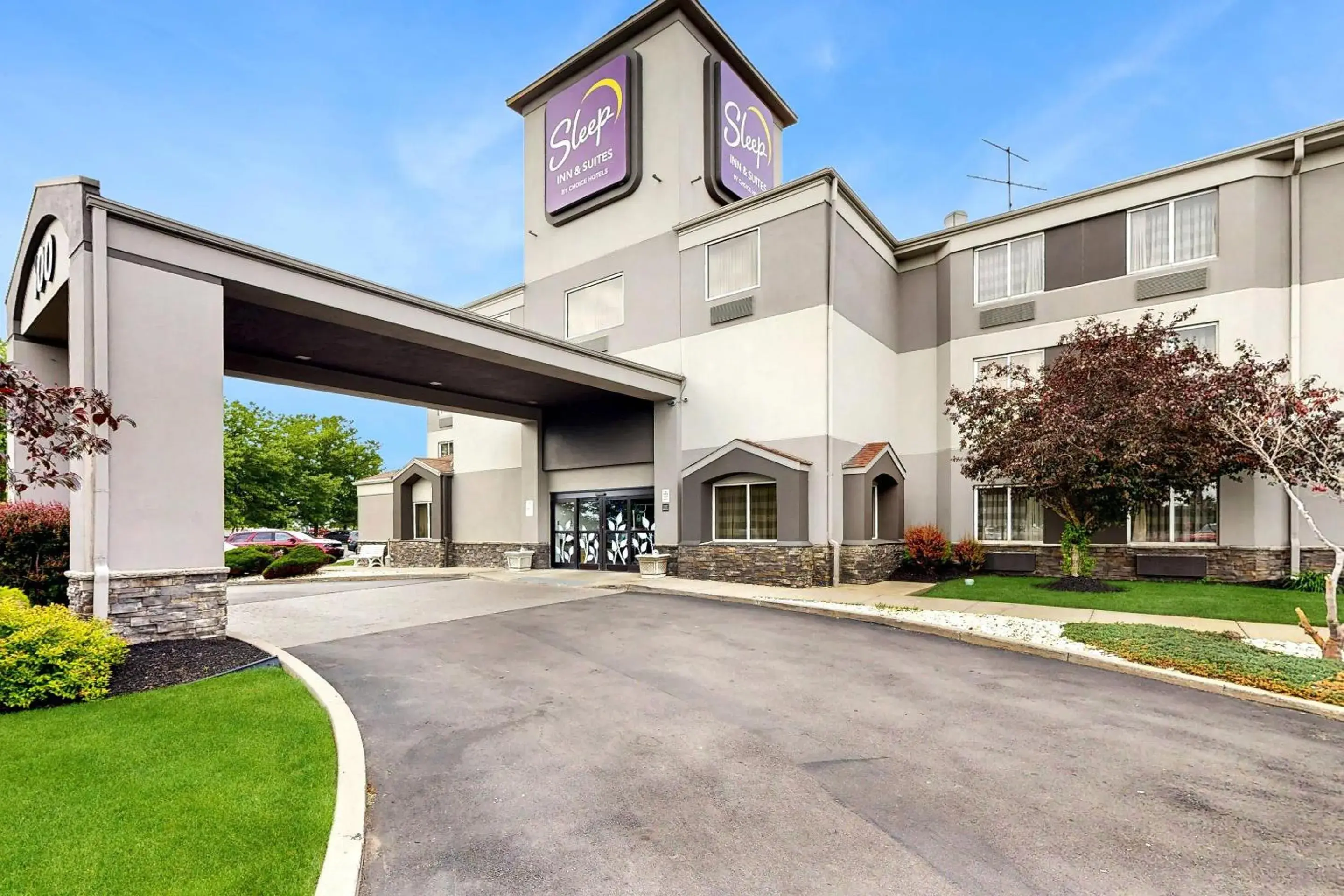 Property building in Sleep Inn & Suites Buffalo Airport Property building in Sleep Inn & Suites Buffalo Airport