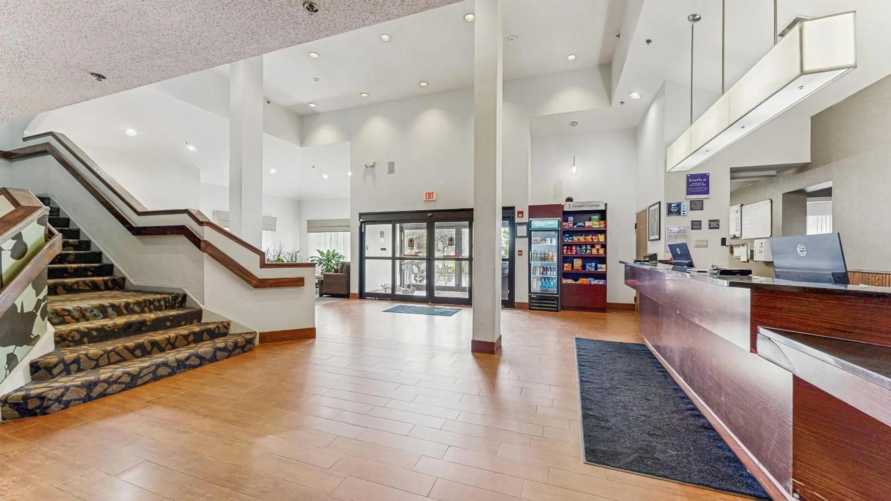 Lobby or reception in Sleep Inn & Suites Buffalo Airport