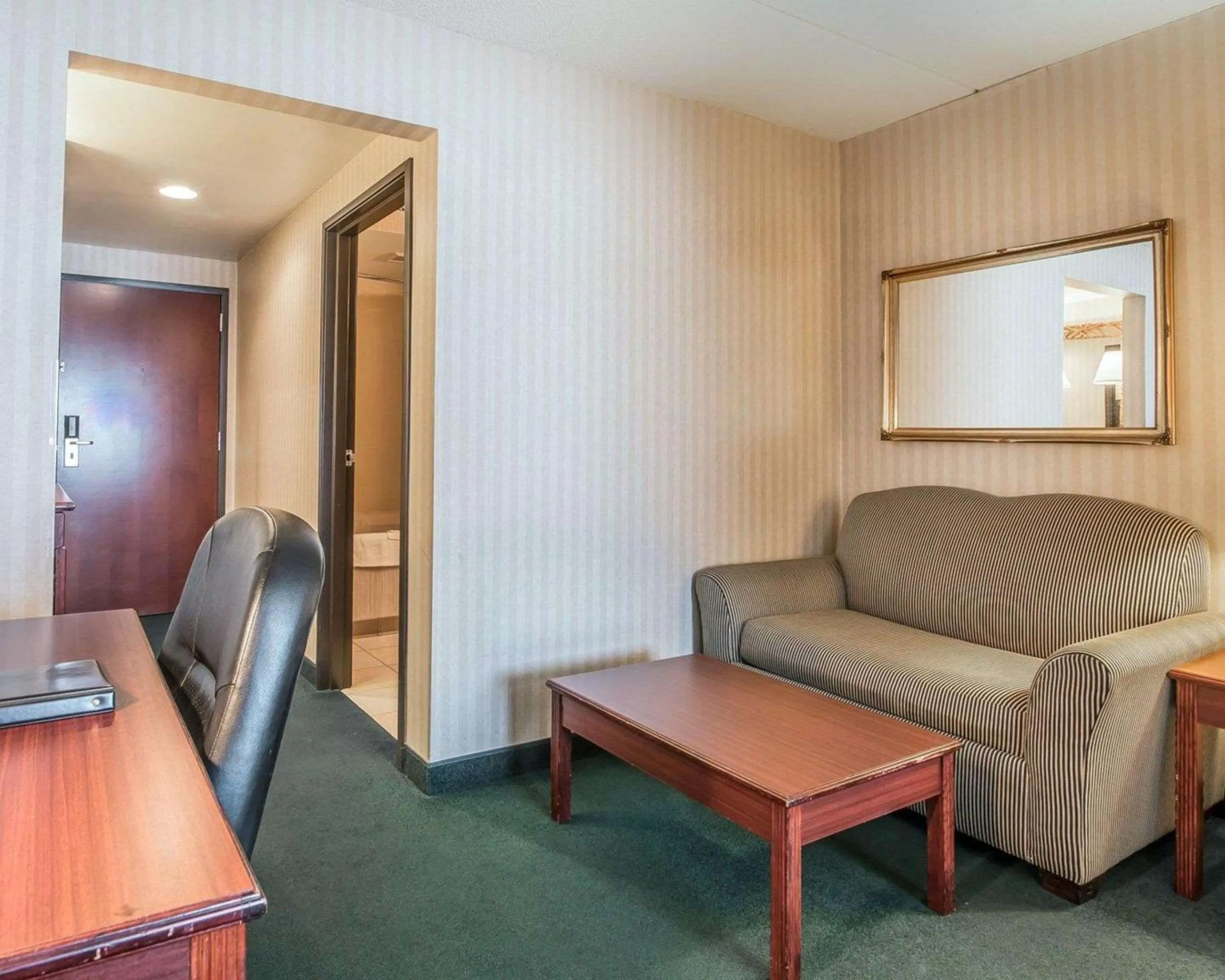 Photo of the whole room in The Marx Hotel - Downtown - University Area