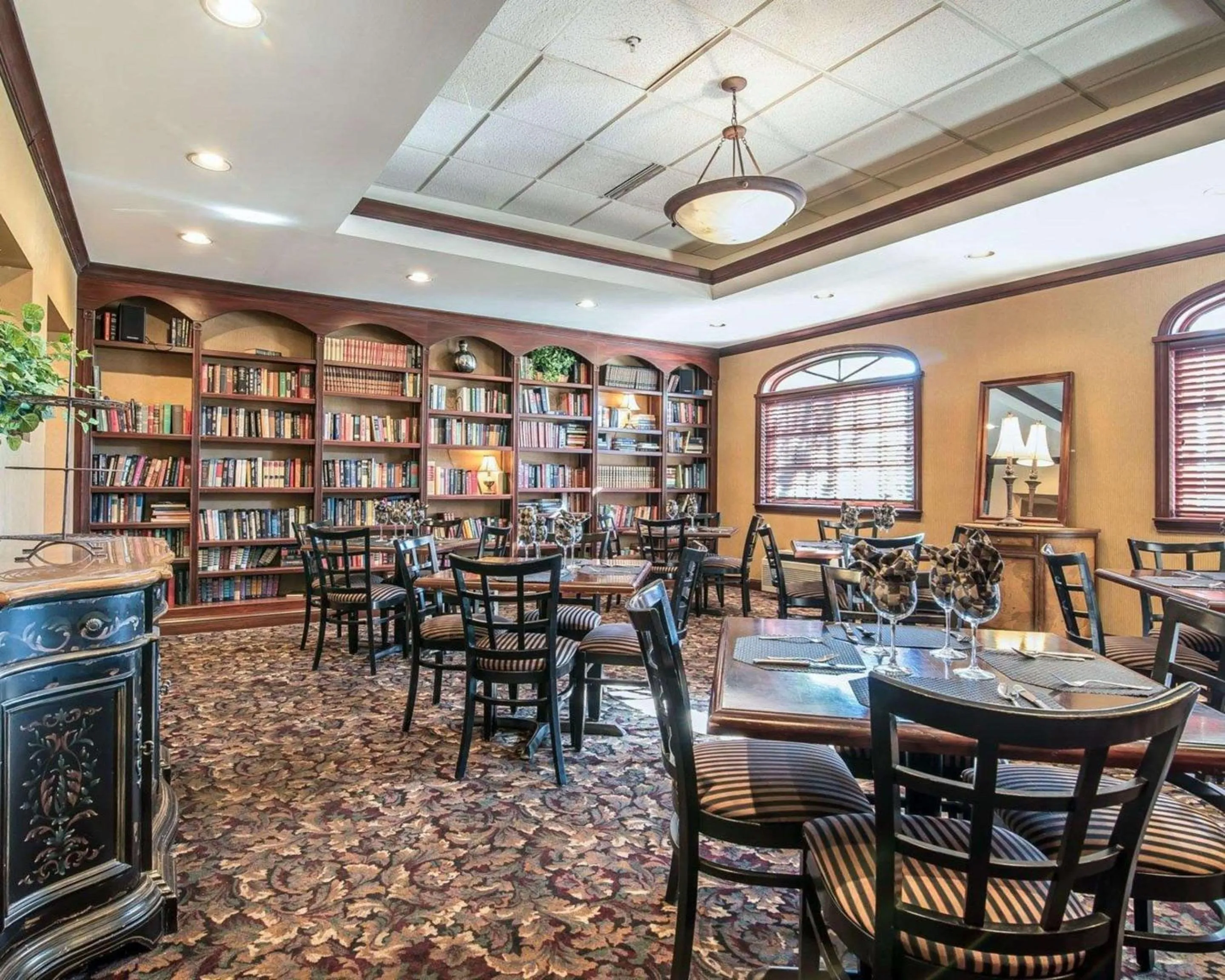 Restaurant/places to eat in The Marx Hotel - Downtown - University Area