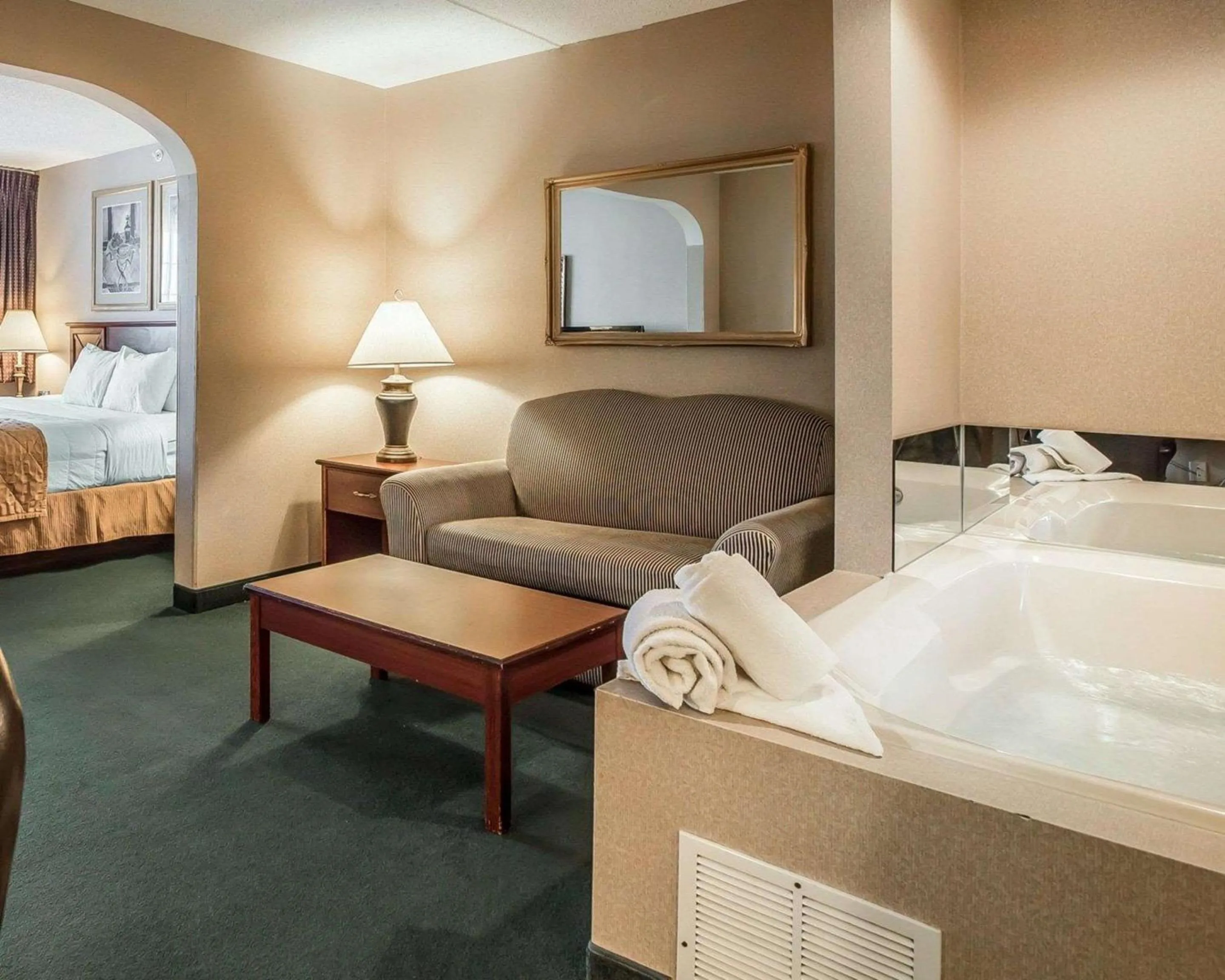 Photo of the whole room, Bed in The Marx Hotel - Downtown - University Area