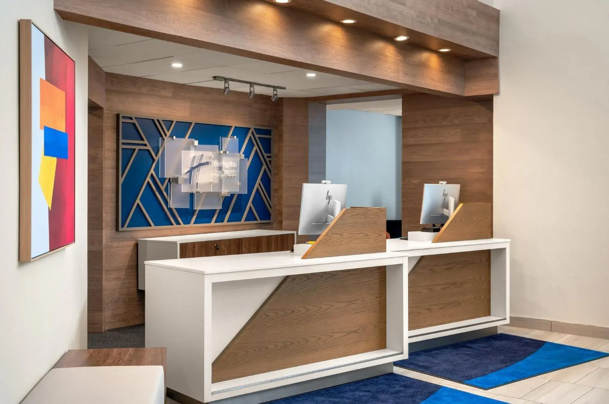 Property building in Holiday Inn Express & Suites Hawthorne - Elmsford North by IHG Property building in Holiday Inn Express & Suites Hawthorne - Elmsford North by IHG