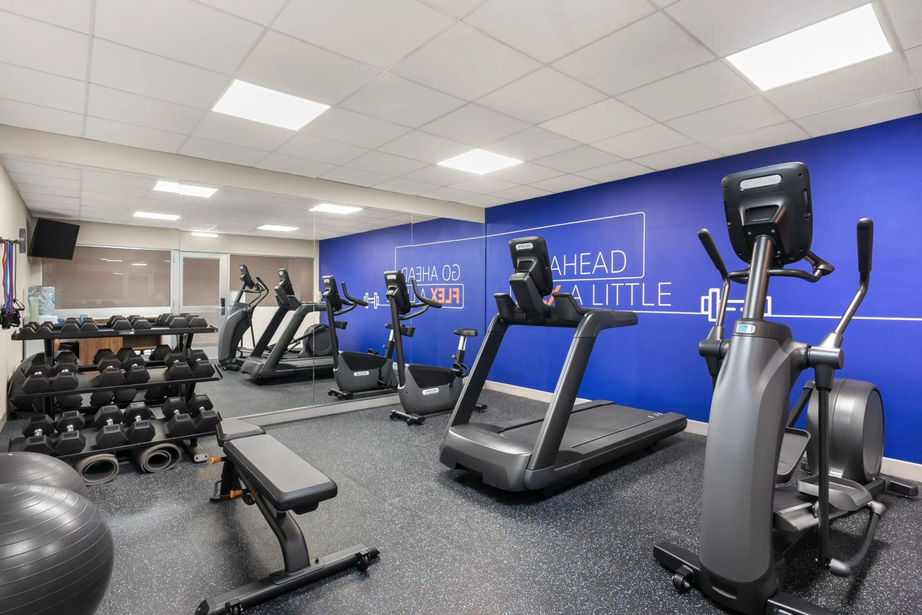 Fitness centre/facilities in Holiday Inn Express & Suites Hawthorne - Elmsford North by IHG