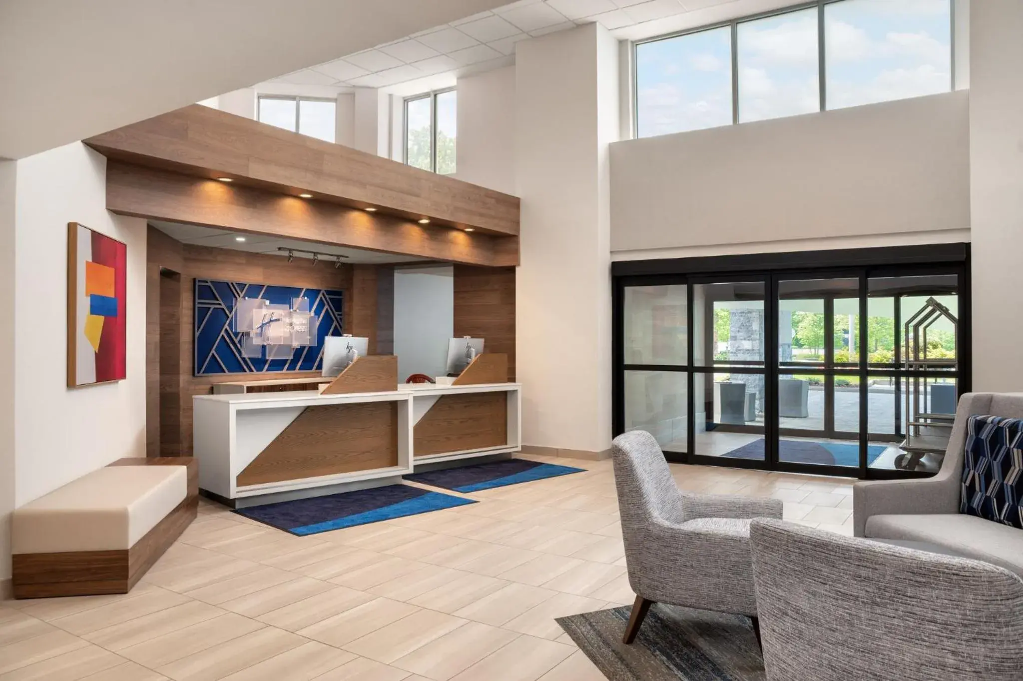 Property building in Holiday Inn Express & Suites Hawthorne - Elmsford North by IHG Property building in Holiday Inn Express & Suites Hawthorne - Elmsford North by IHG