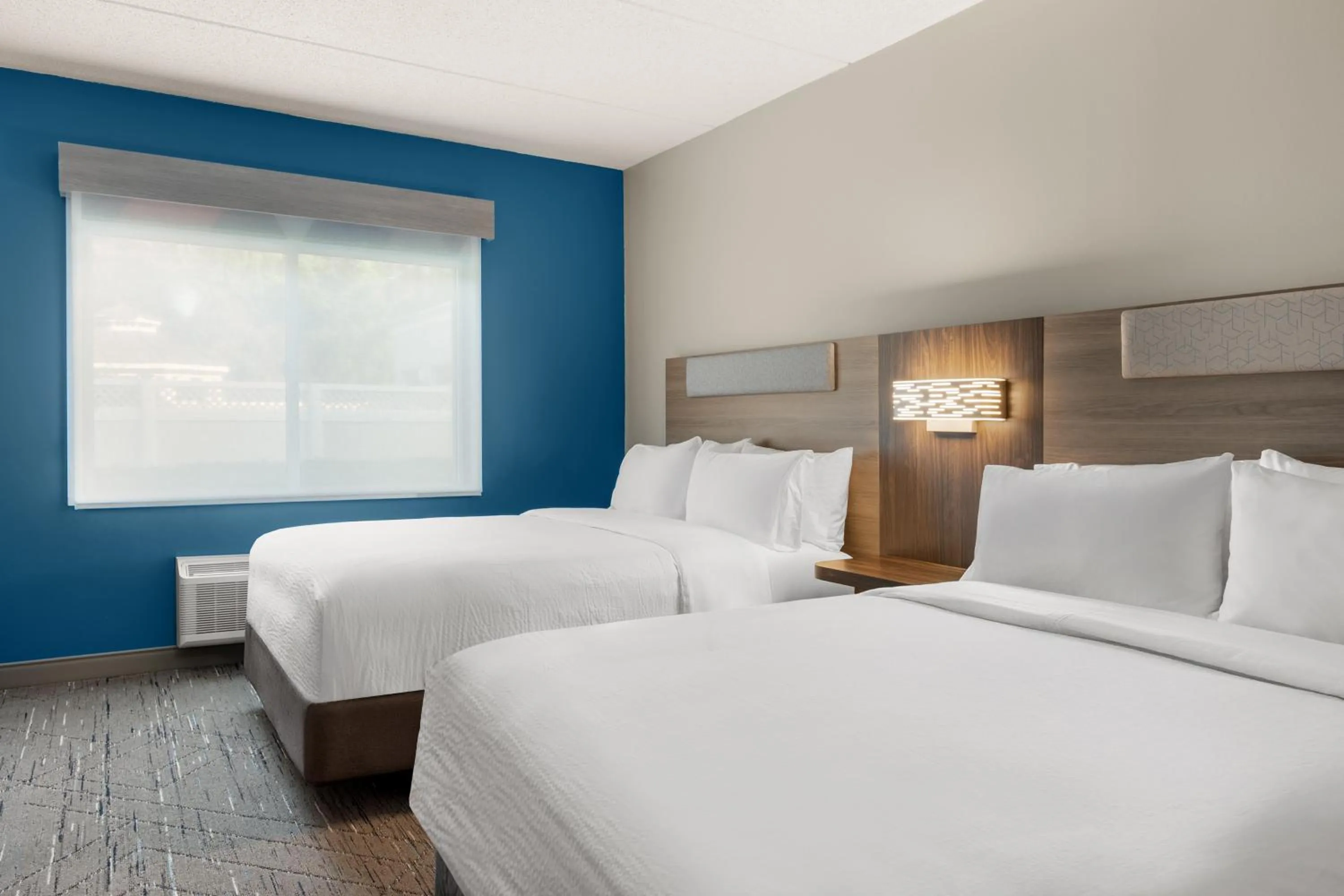 Photo of the whole room, Bed in Holiday Inn Express & Suites Hawthorne - Elmsford North by IHG