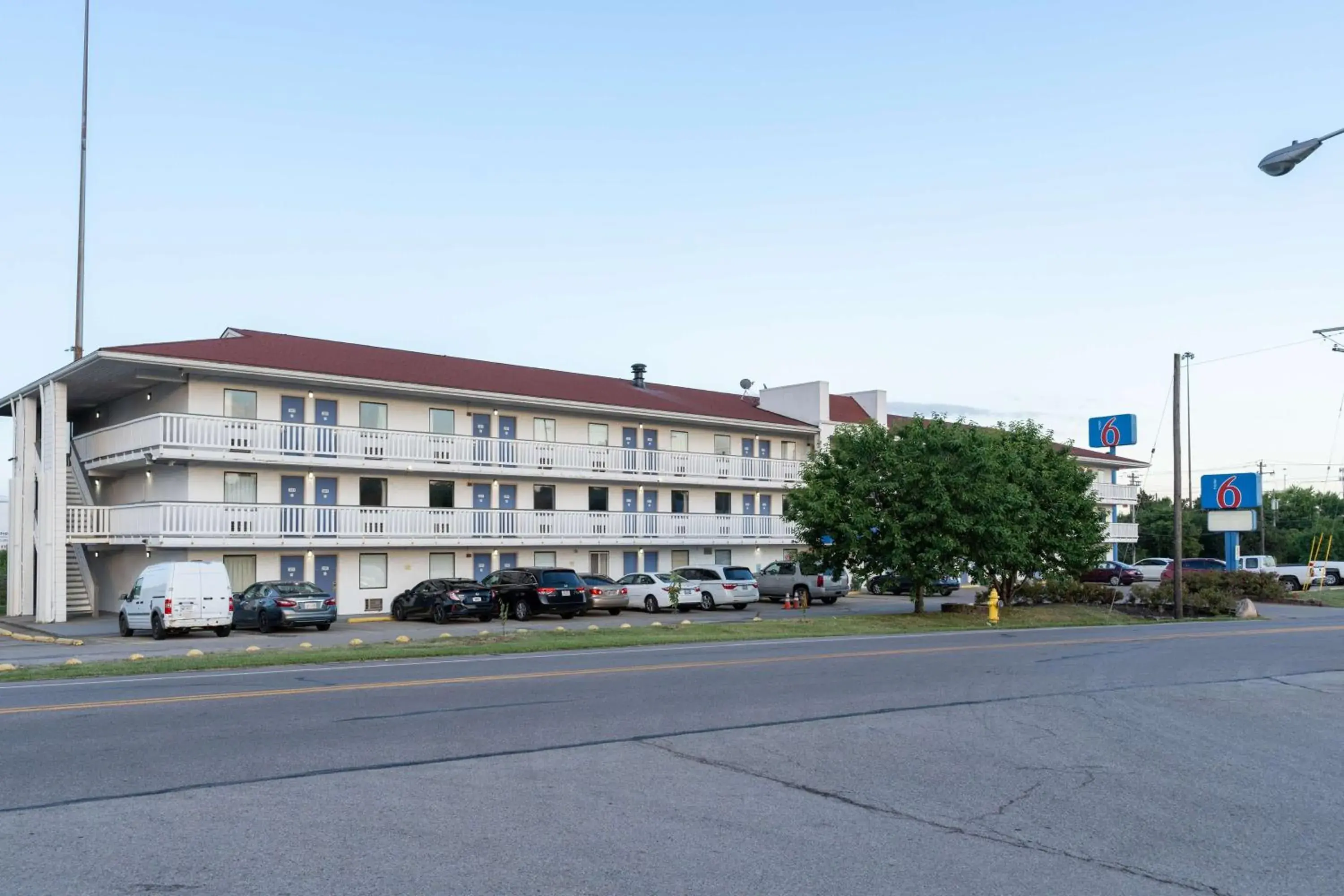 Property building in Motel 6-Cincinnati, OH Property building in Motel 6-Cincinnati, OH