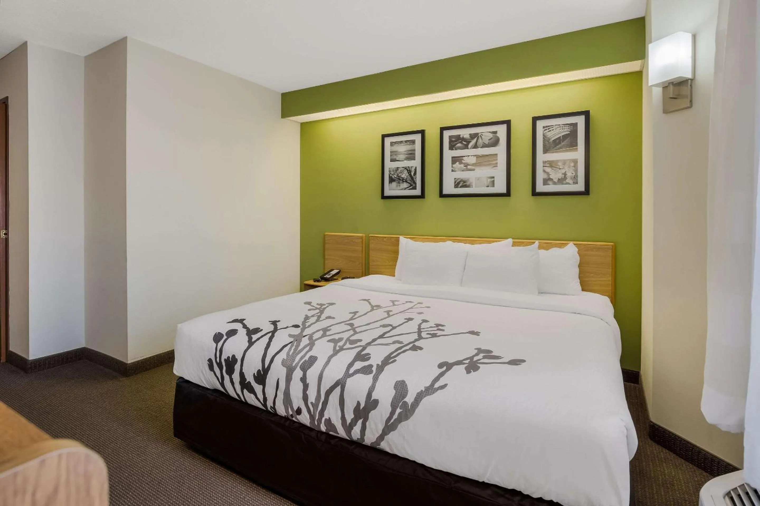 Bedroom, Bed in Sleep Inn