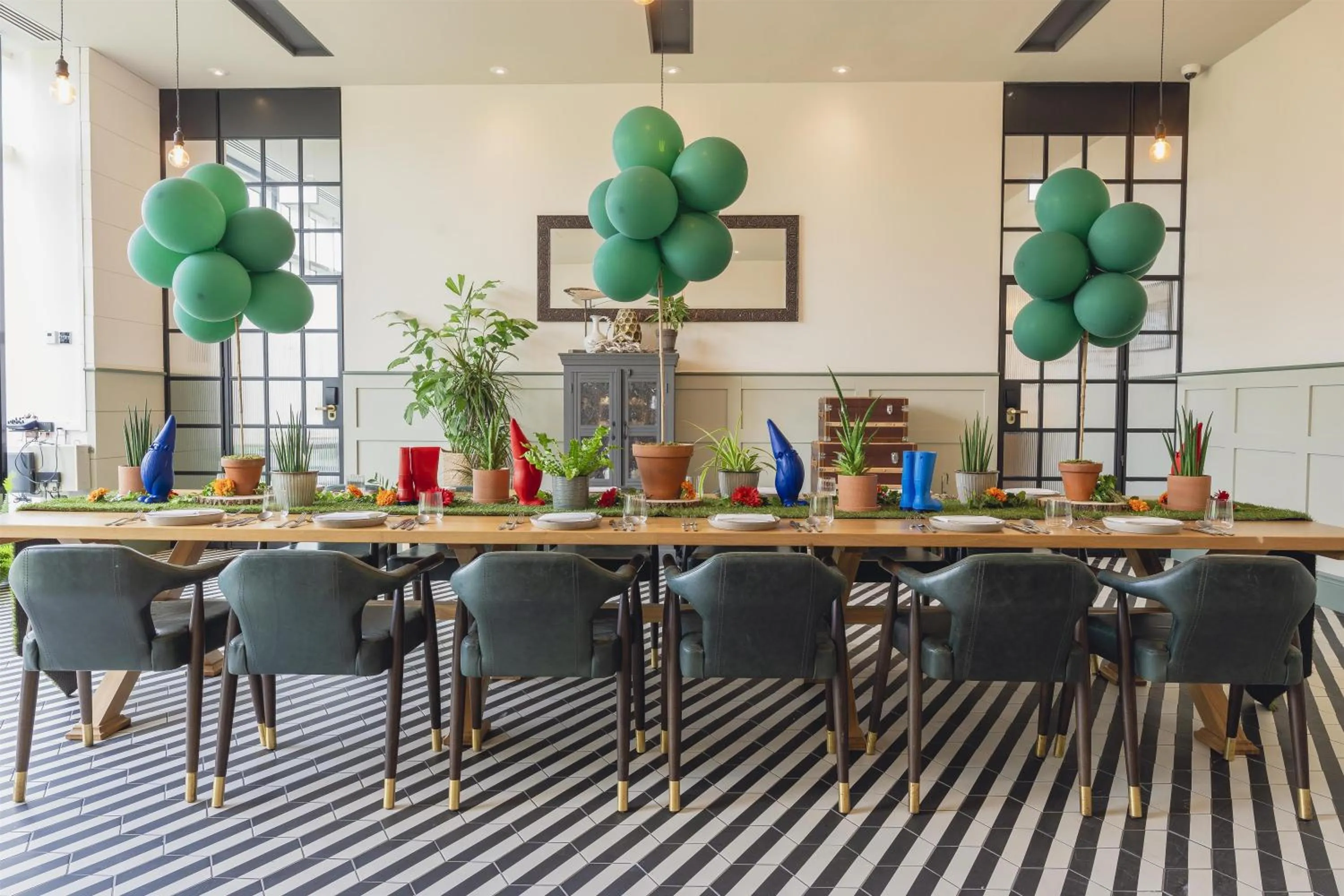 Restaurant/places to eat in Hilton Reading