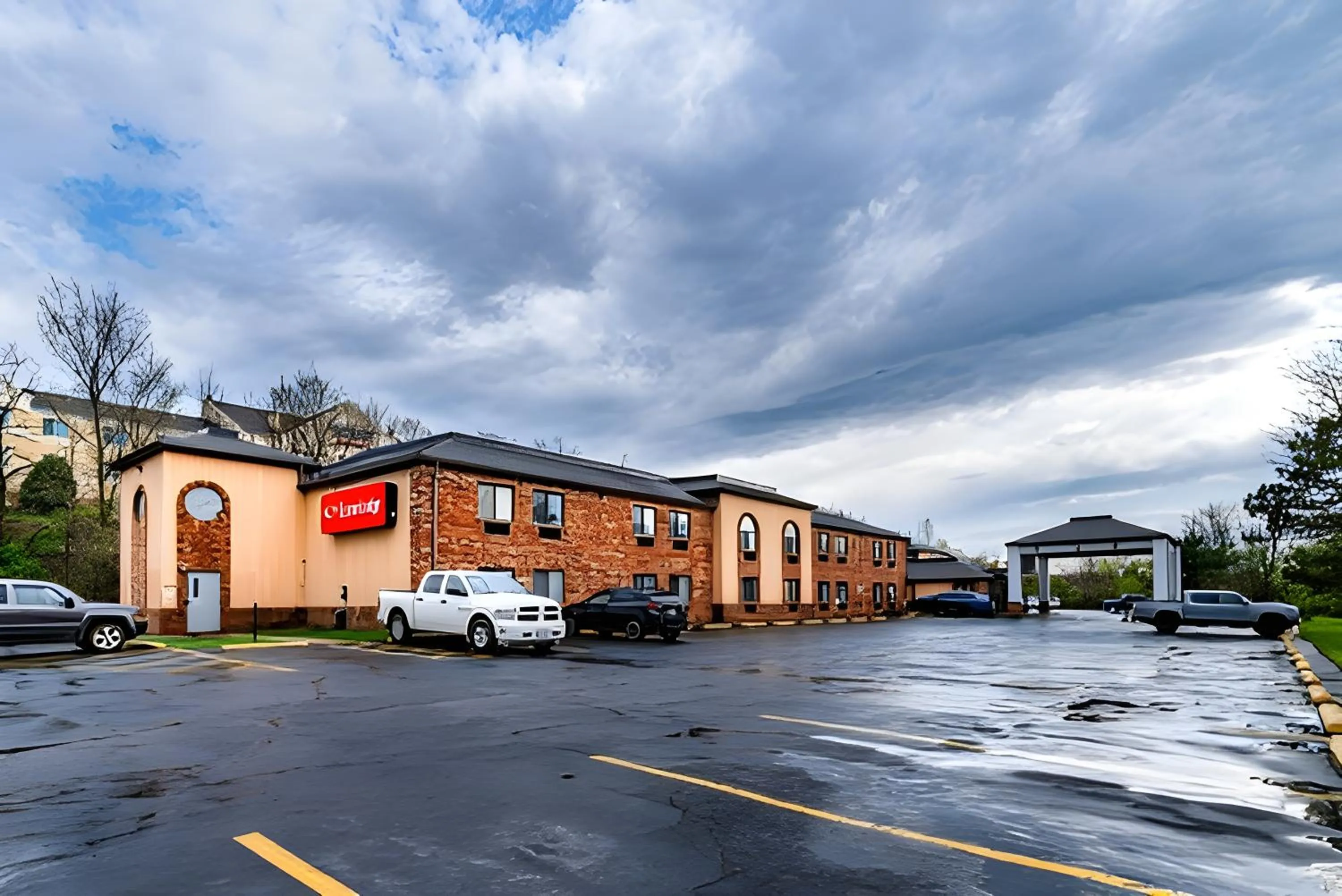Parking in Econo Lodge Cleveland Southeast - Kent