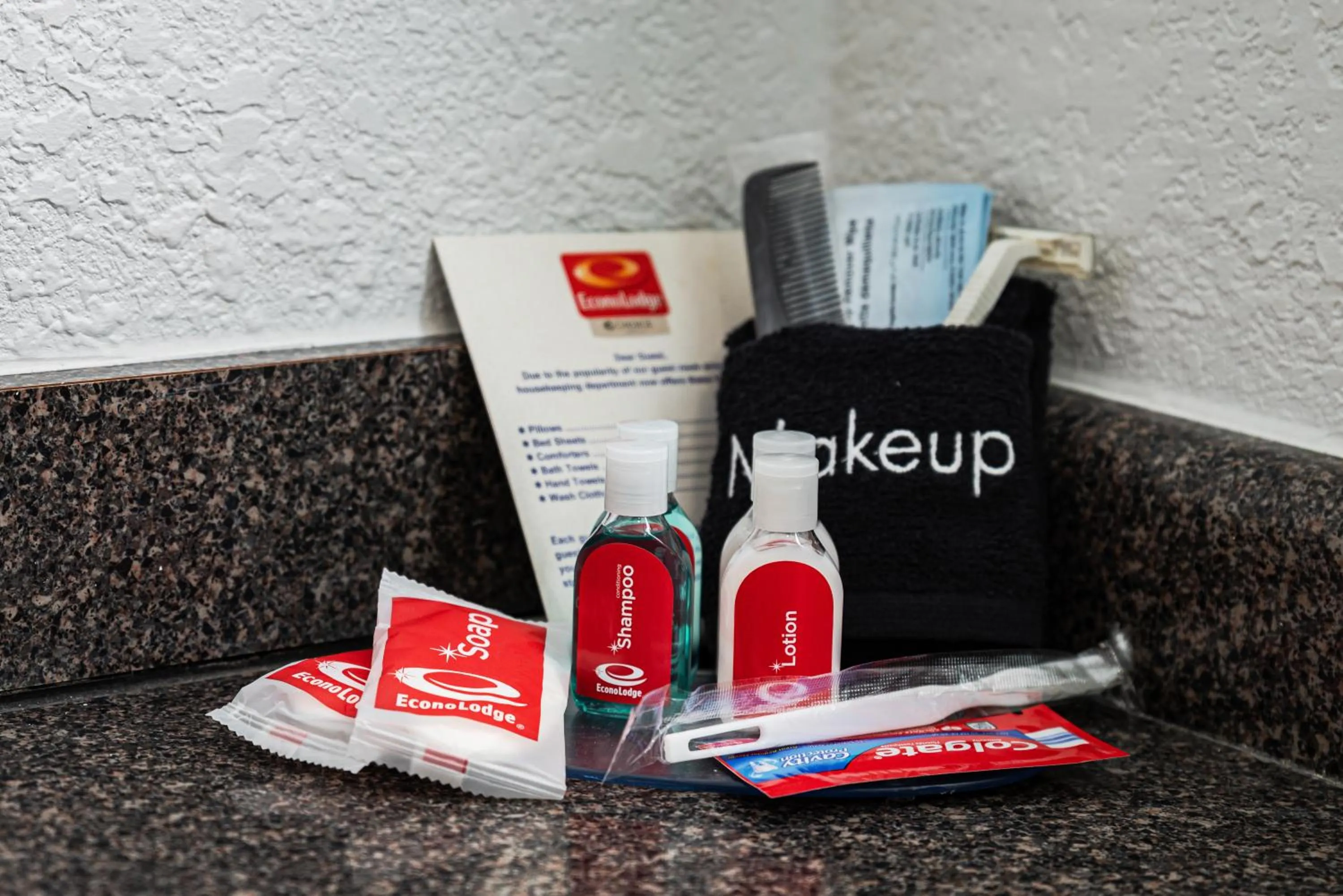 Toilet in Econo Lodge Cleveland Southeast - Kent