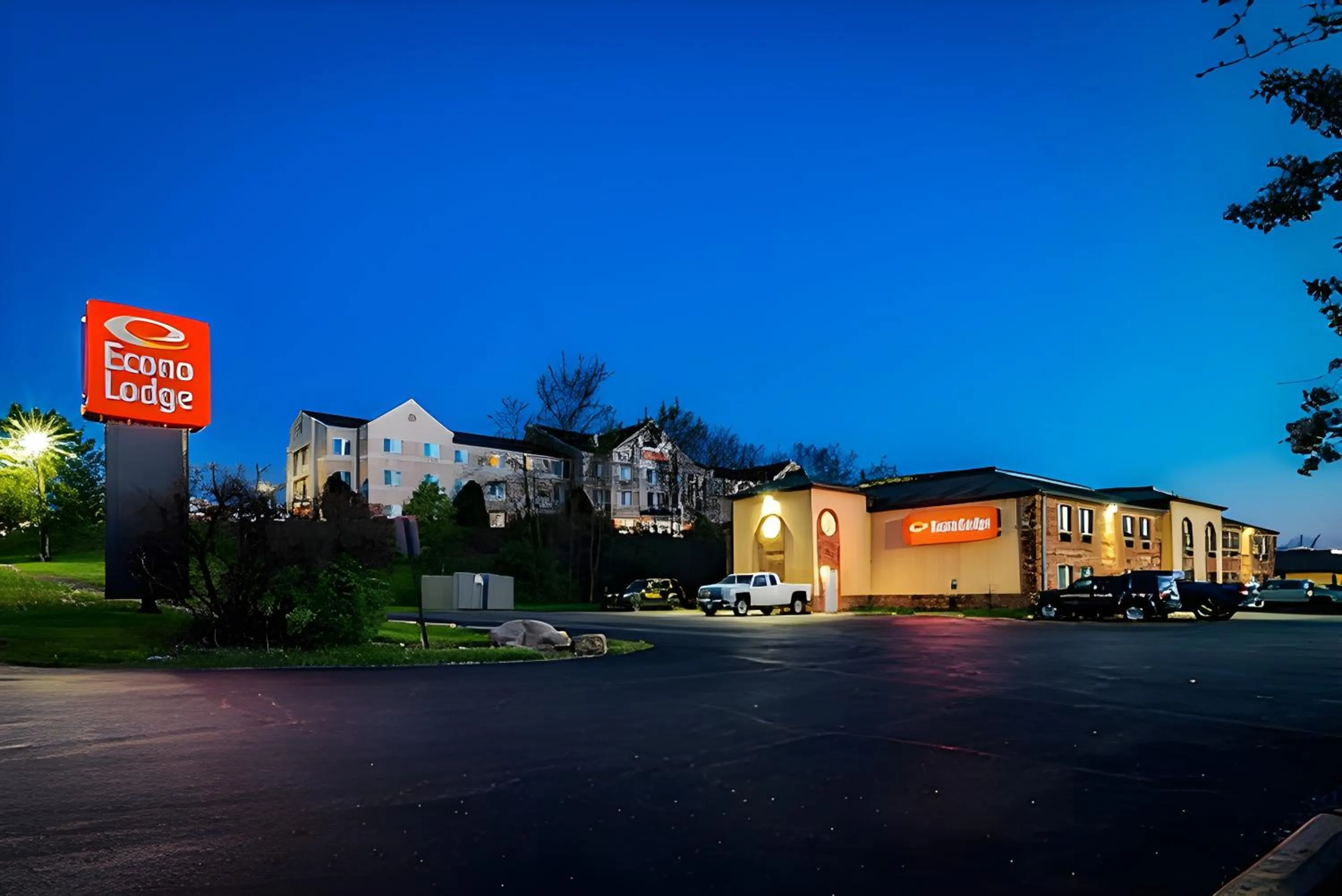 Property building in Econo Lodge Cleveland Southeast - Kent