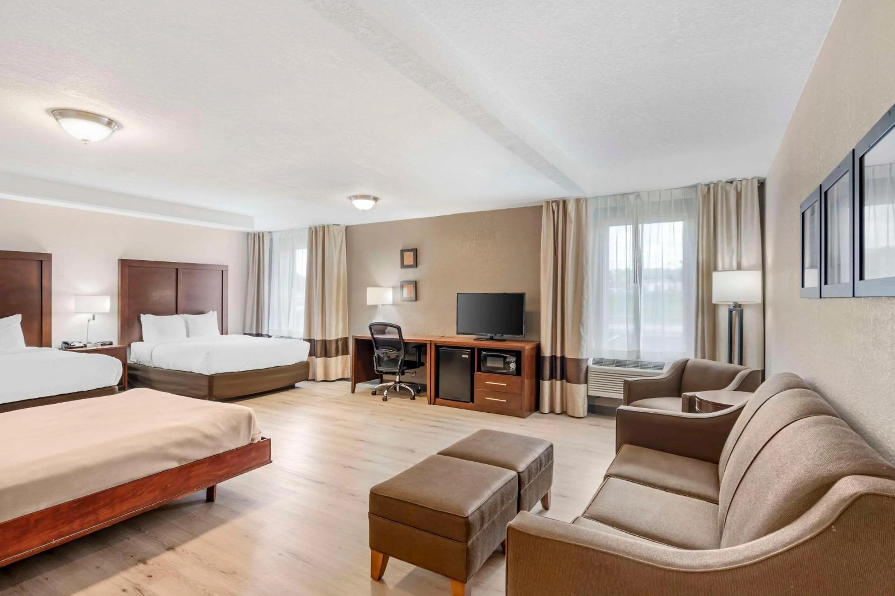 Bedroom, Bed in Comfort Inn Splash Harbor