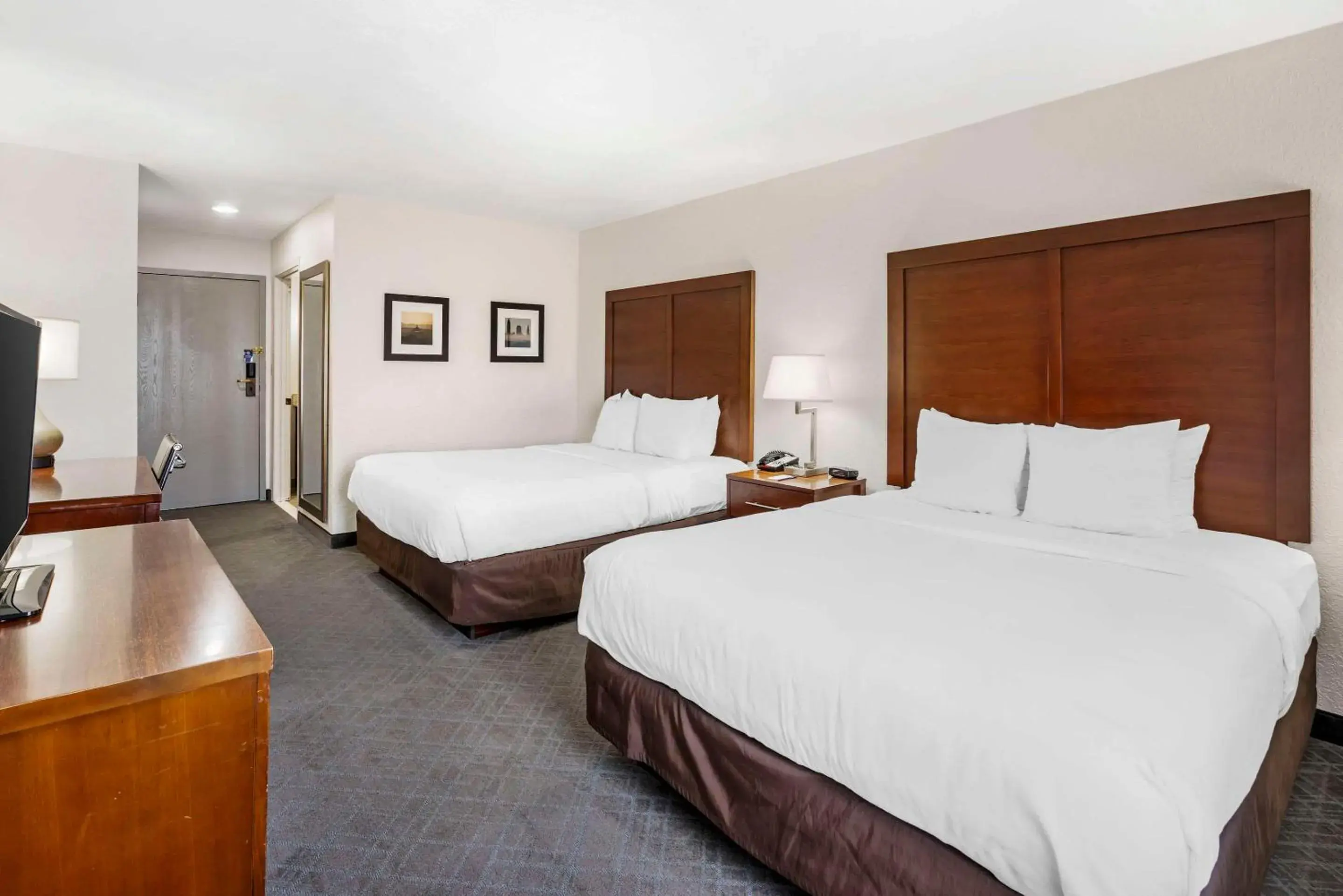 Standard Queen Room with Two Queen Beds - Non-Smoking in Comfort Inn Splash Harbor Standard Queen Room with Two Queen Beds - Non-Smoking in Comfort Inn Splash Harbor