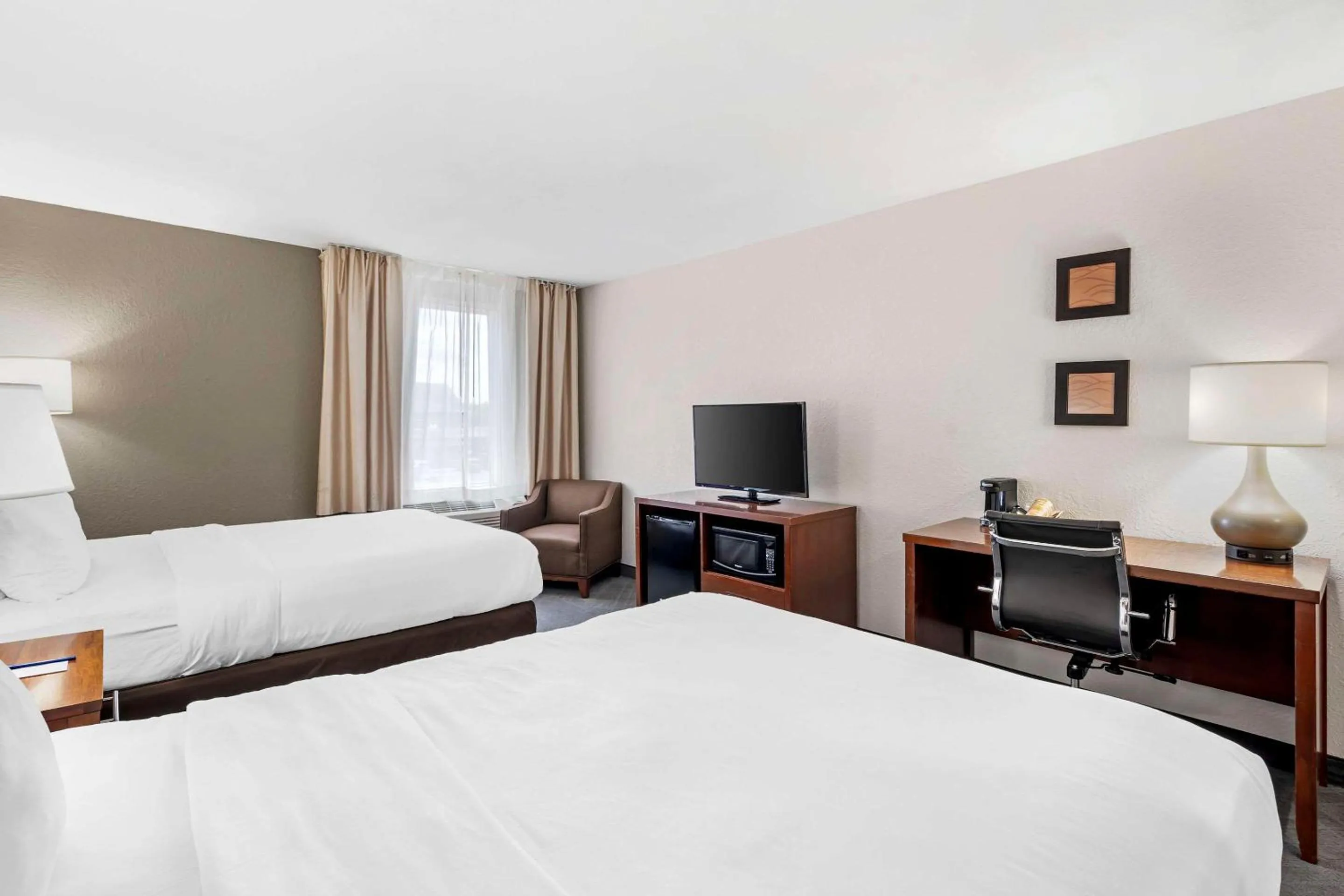 Bedroom, Bed in Comfort Inn Splash Harbor