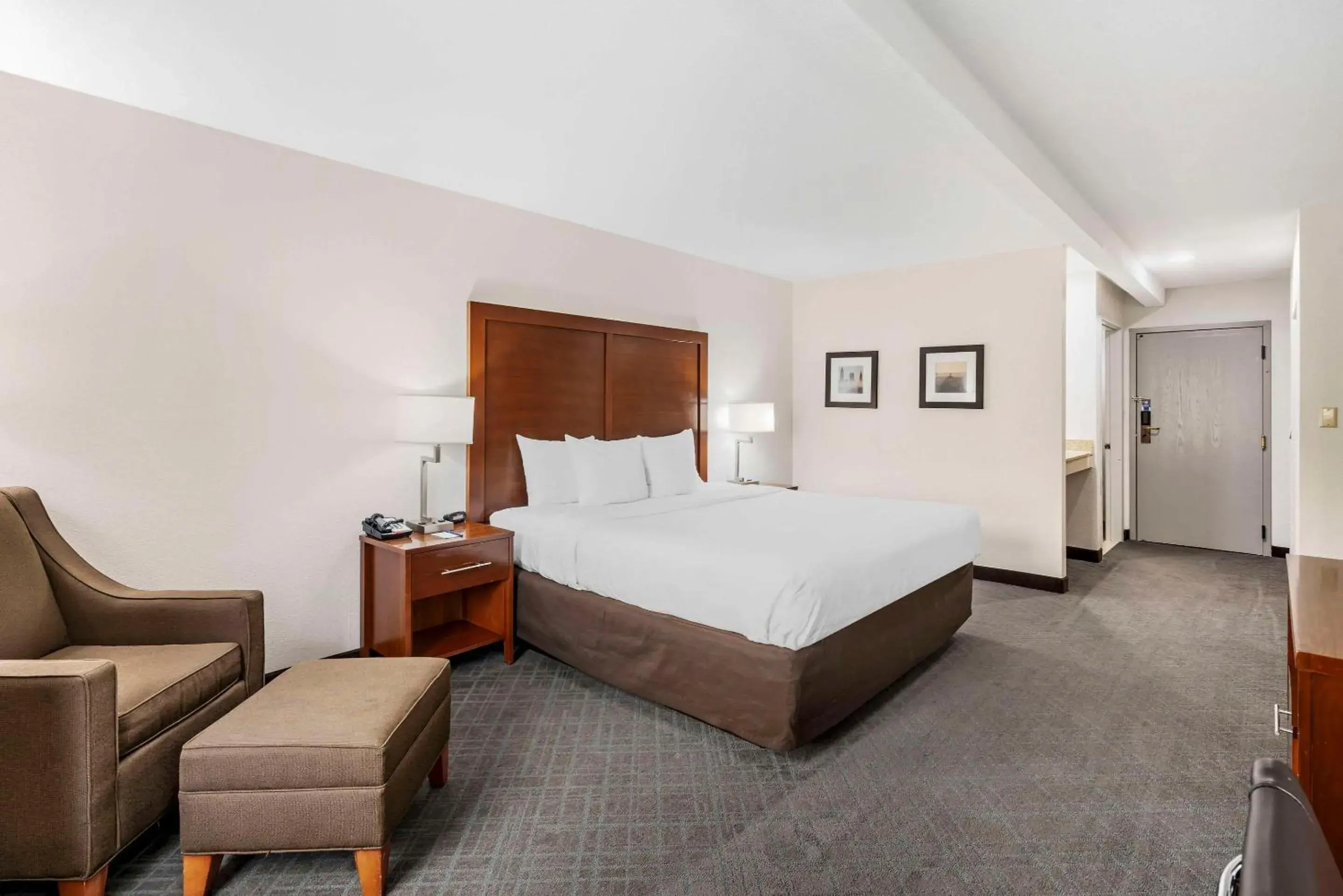 King Room - Accessible/Non-Smoking in Comfort Inn Splash Harbor King Room - Accessible/Non-Smoking in Comfort Inn Splash Harbor