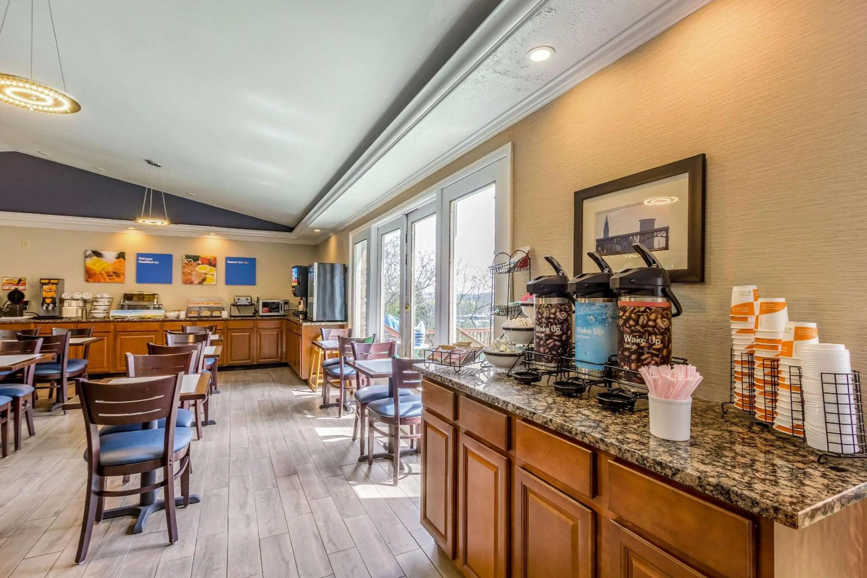 Coffee/tea facilities in Comfort Inn Independence