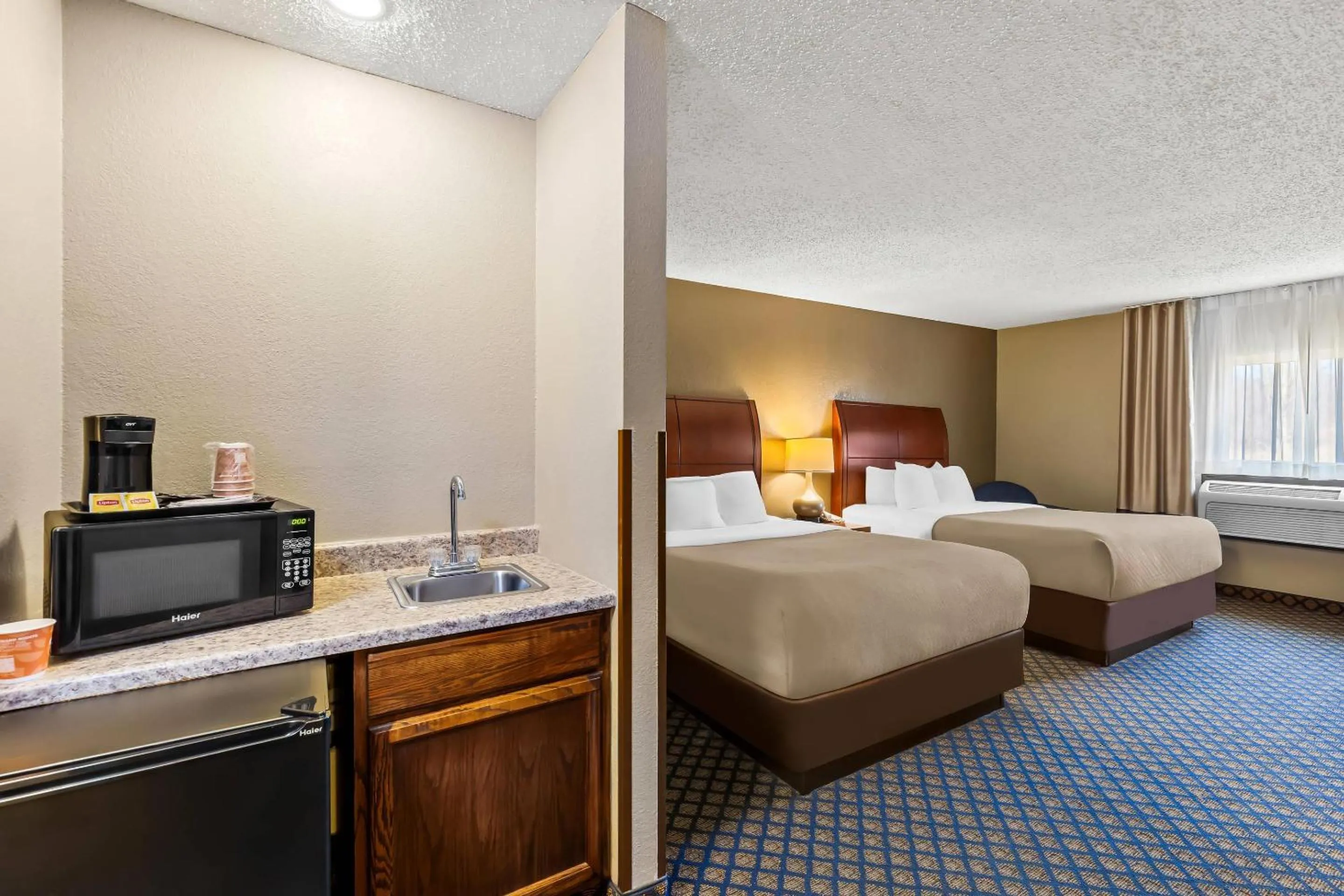 Bedroom, Bed in Quality Inn & Suites