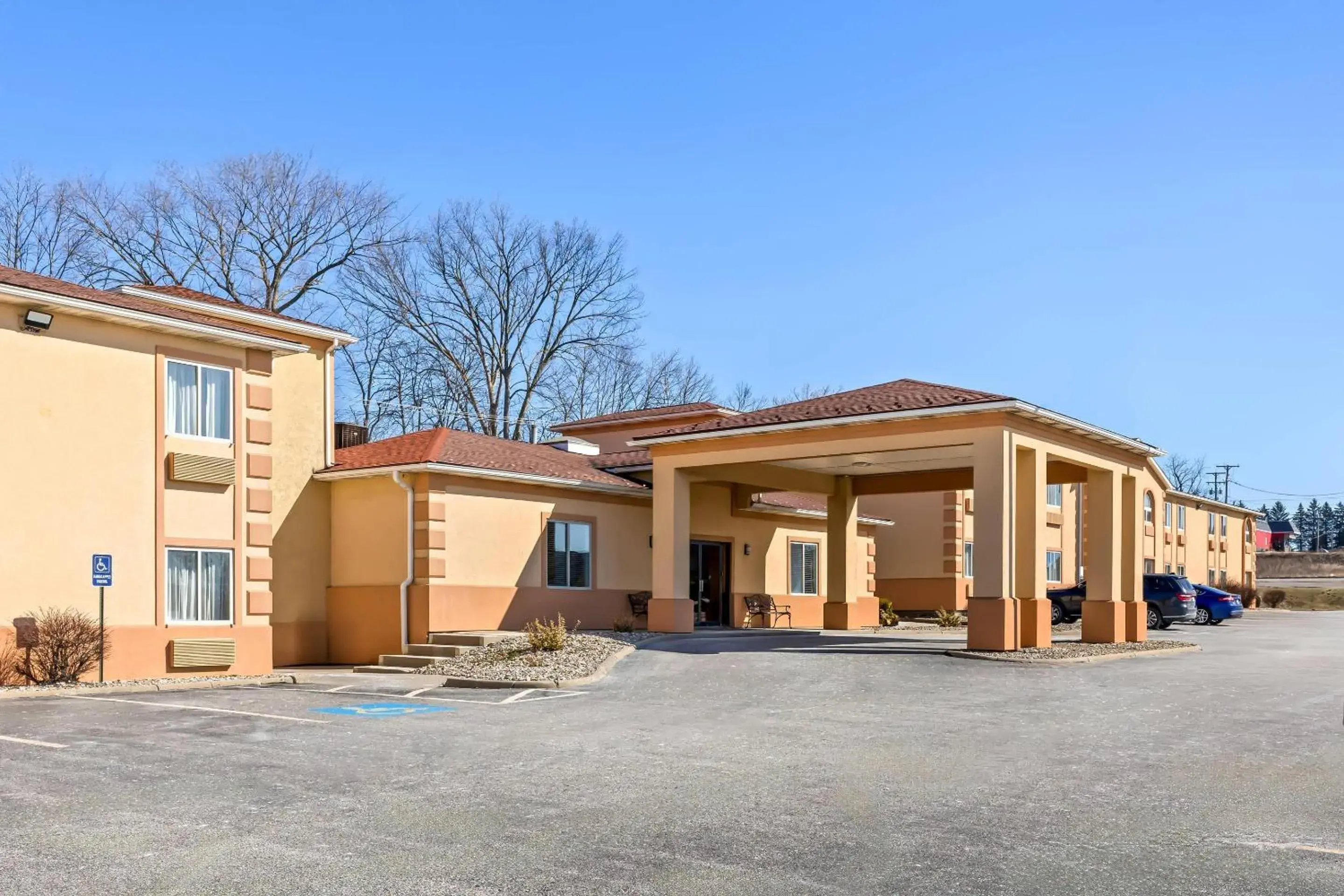 Property building in Quality Inn & Suites Property building in Quality Inn & Suites